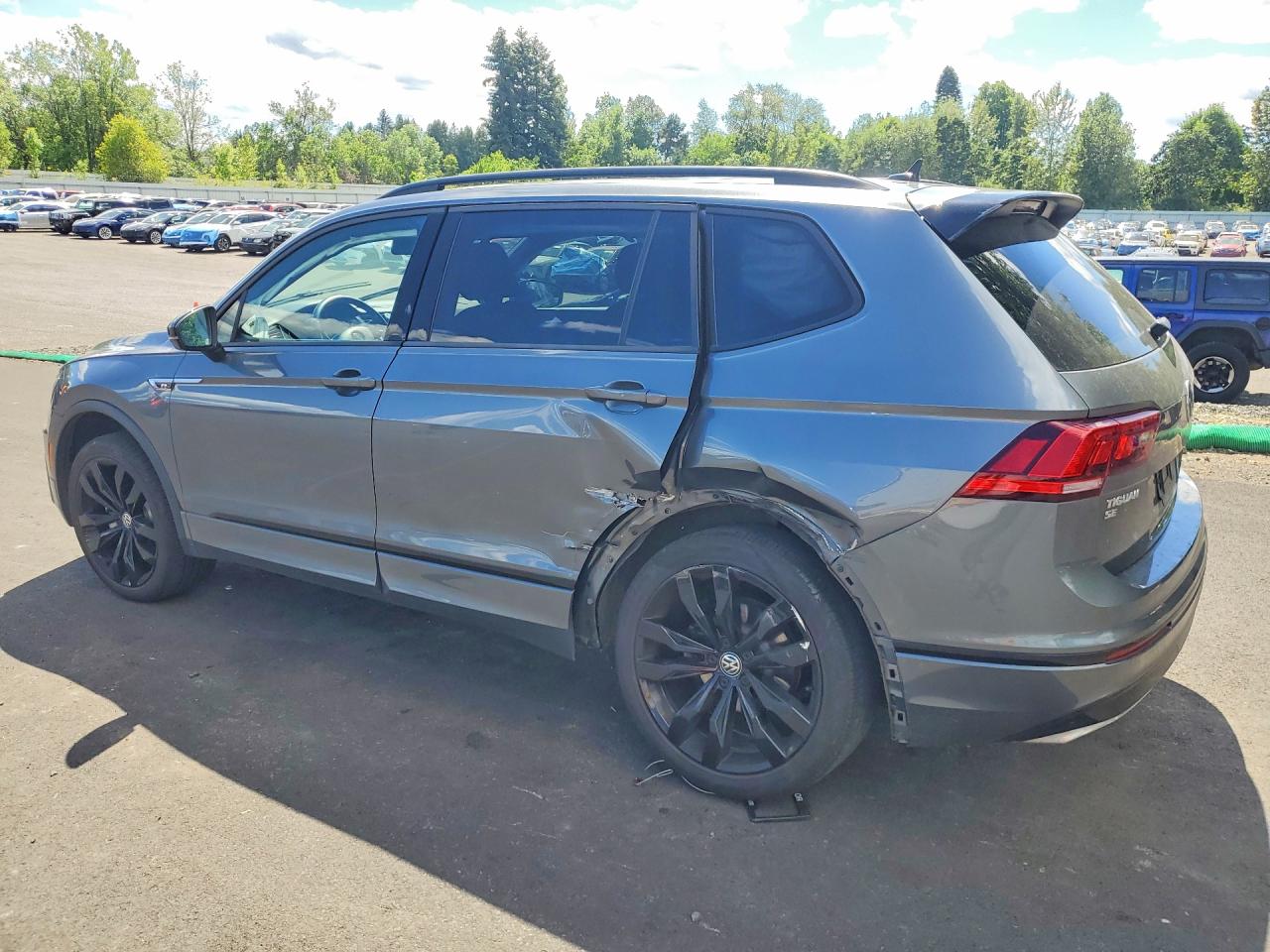 2021 Volkswagen Tiguan Se Gray vin: 3VV2B7AX4MM094718