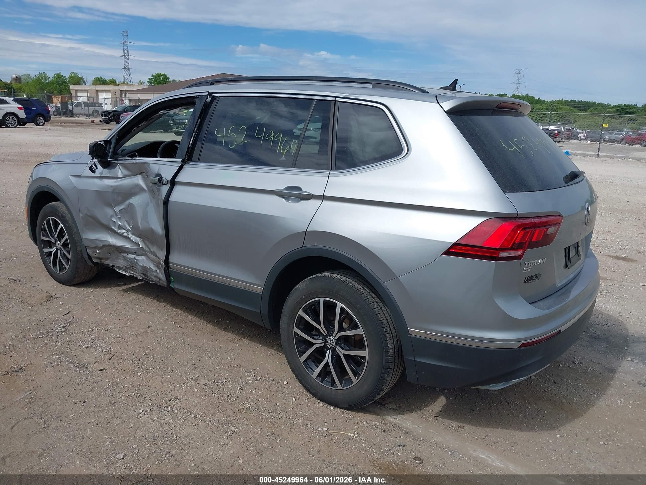 2021 Volkswagen Tiguan 2.0t Se/2.0t Se R-line Black/2.0t Sel Серый vin: 3VV2B7AX4MM099952