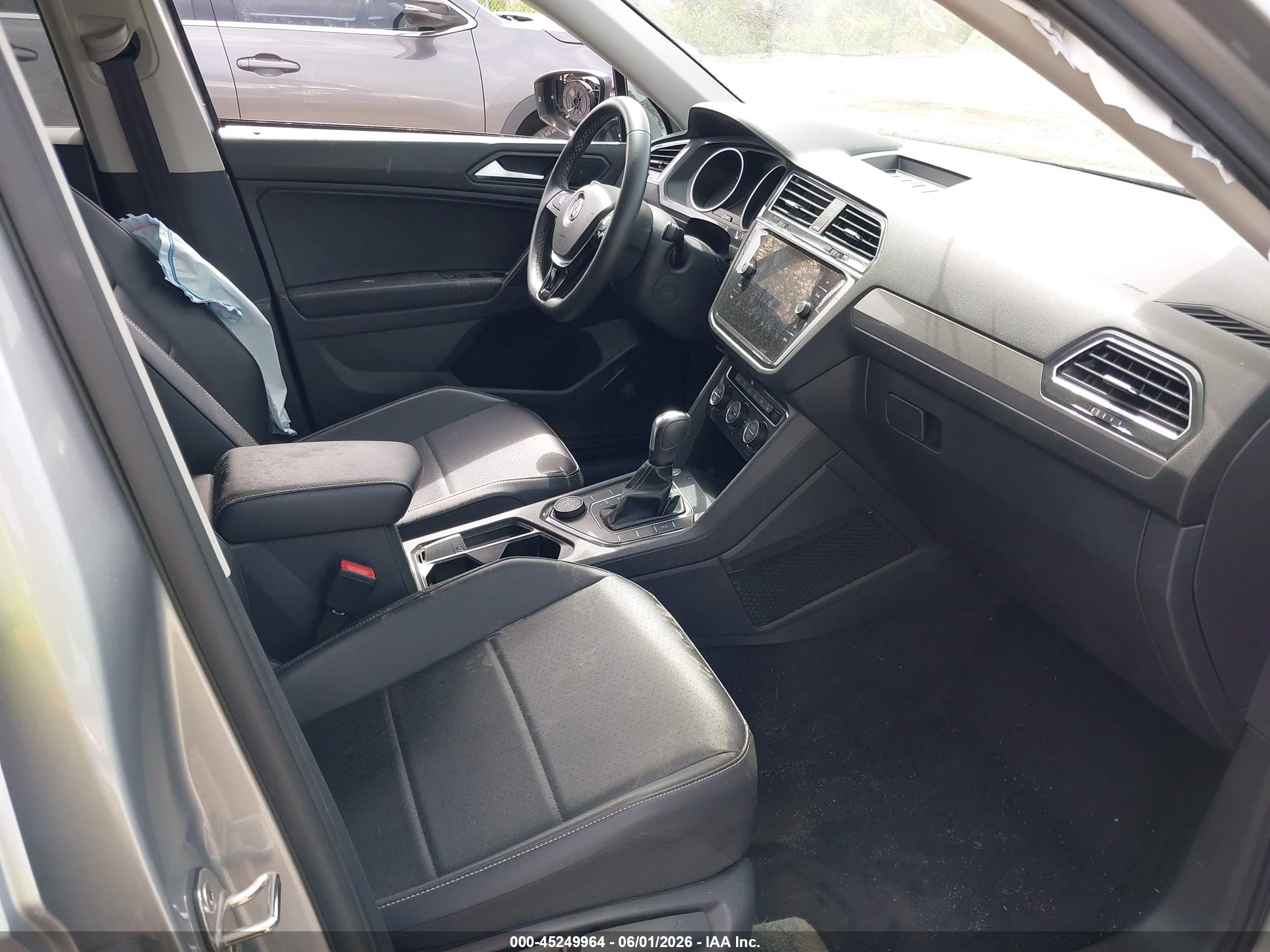 2021 Volkswagen Tiguan 2.0t Se/2.0t Se R-line Black/2.0t Sel Серый vin: 3VV2B7AX4MM099952