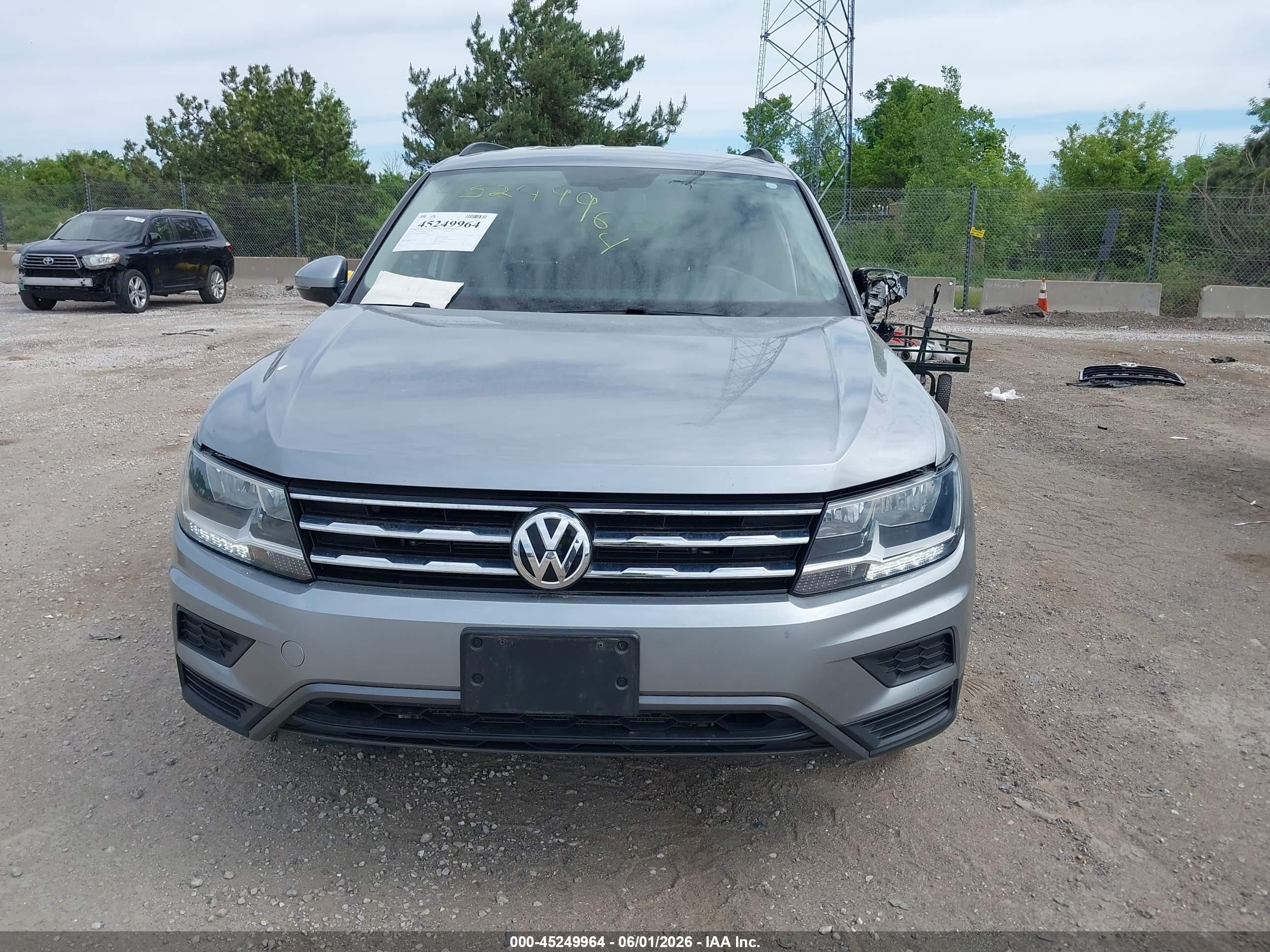 2021 Volkswagen Tiguan 2.0t Se/2.0t Se R-line Black/2.0t Sel Серый vin: 3VV2B7AX4MM099952