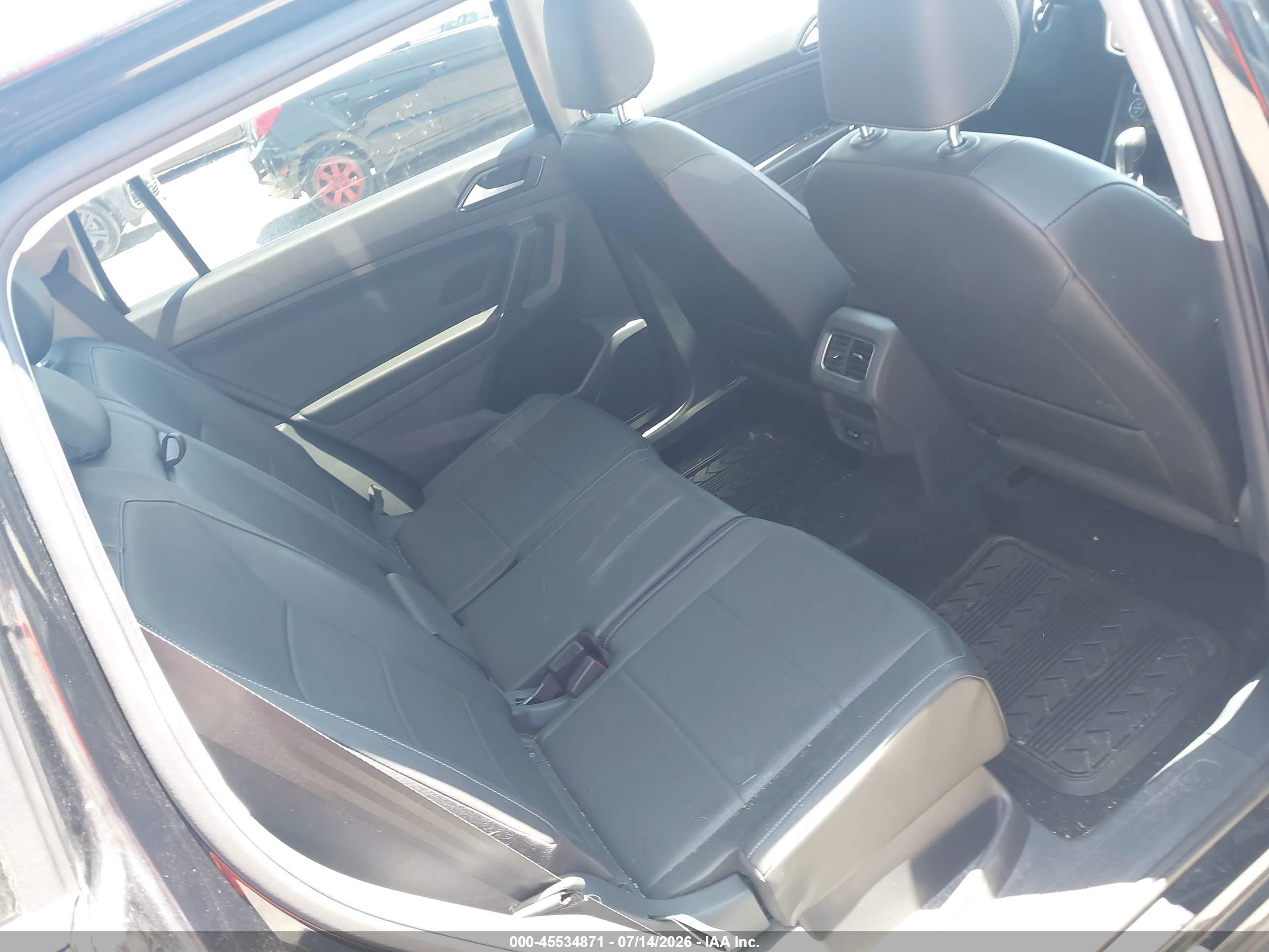 2018 Volkswagen Tiguan 2.0t Se/2.0t Sel Black vin: 3VV2B7AX5JM007811
