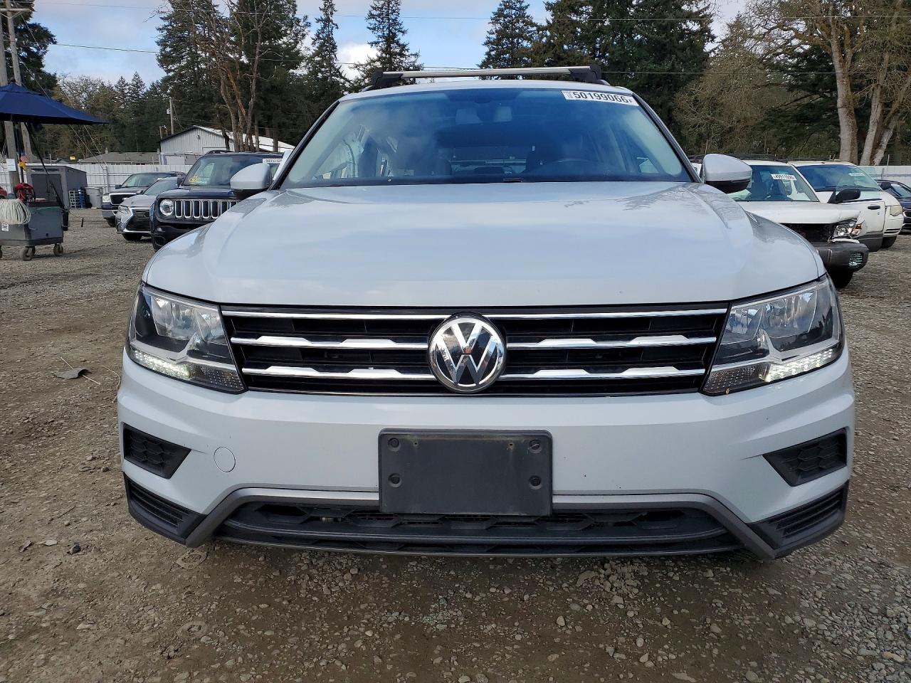 2019 Volkswagen Tiguan Se Серый vin: 3VV2B7AX5KM015778