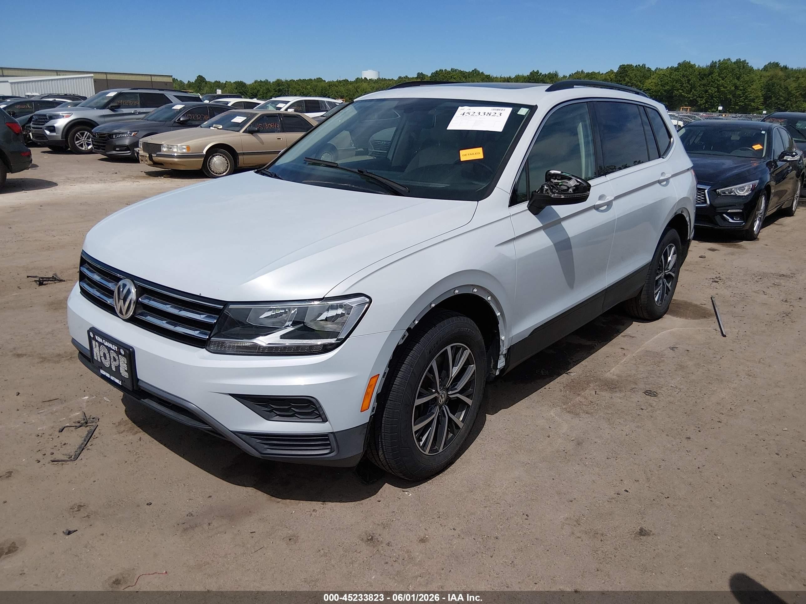 2019 Volkswagen Tiguan 2.0t Se/2.0t Sel/2.0t Sel R-line/2.0t Sel R-line Black Белый vin: 3VV2B7AX5KM068870