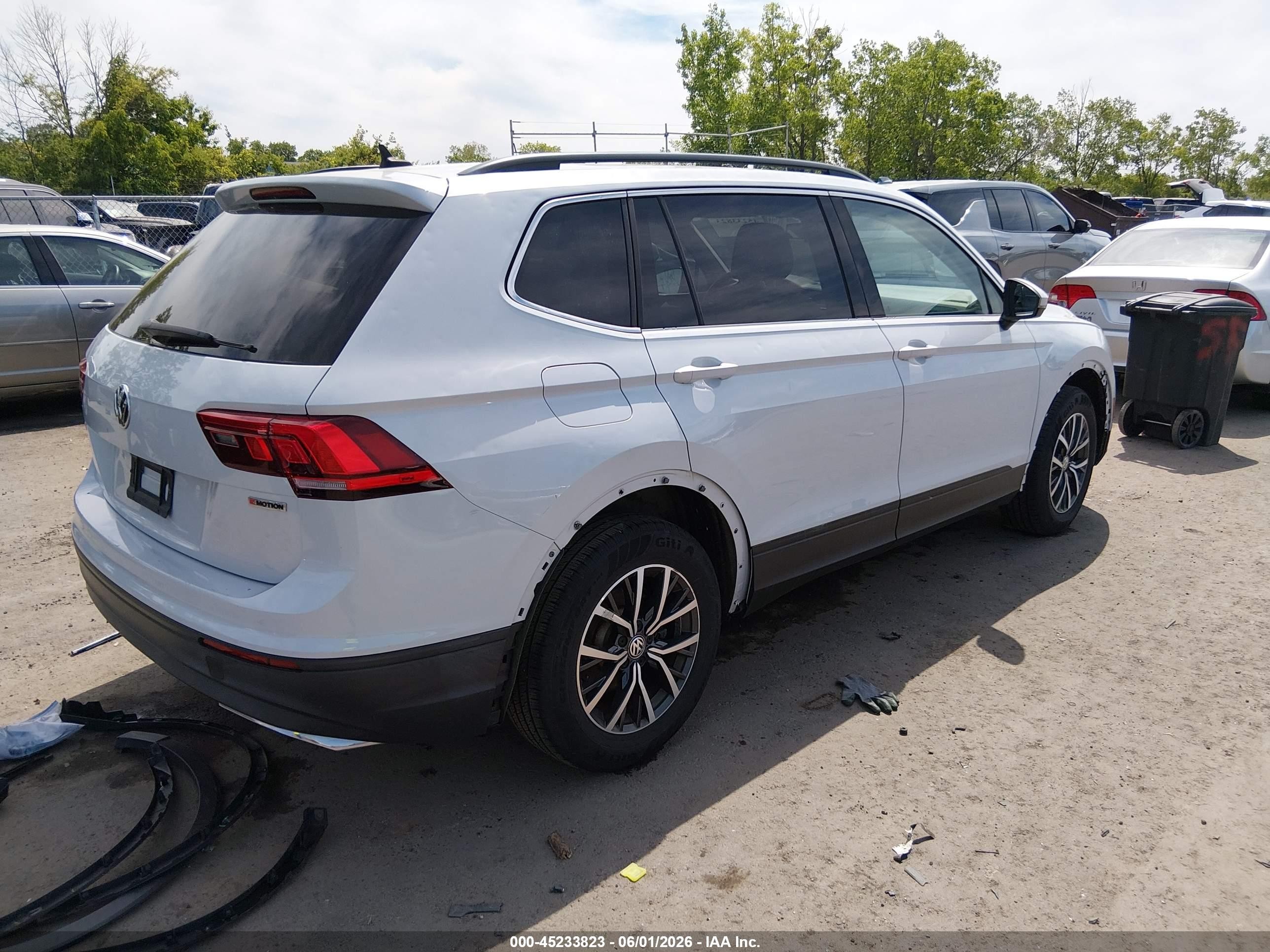 2019 Volkswagen Tiguan 2.0t Se/2.0t Sel/2.0t Sel R-line/2.0t Sel R-line Black Белый vin: 3VV2B7AX5KM068870
