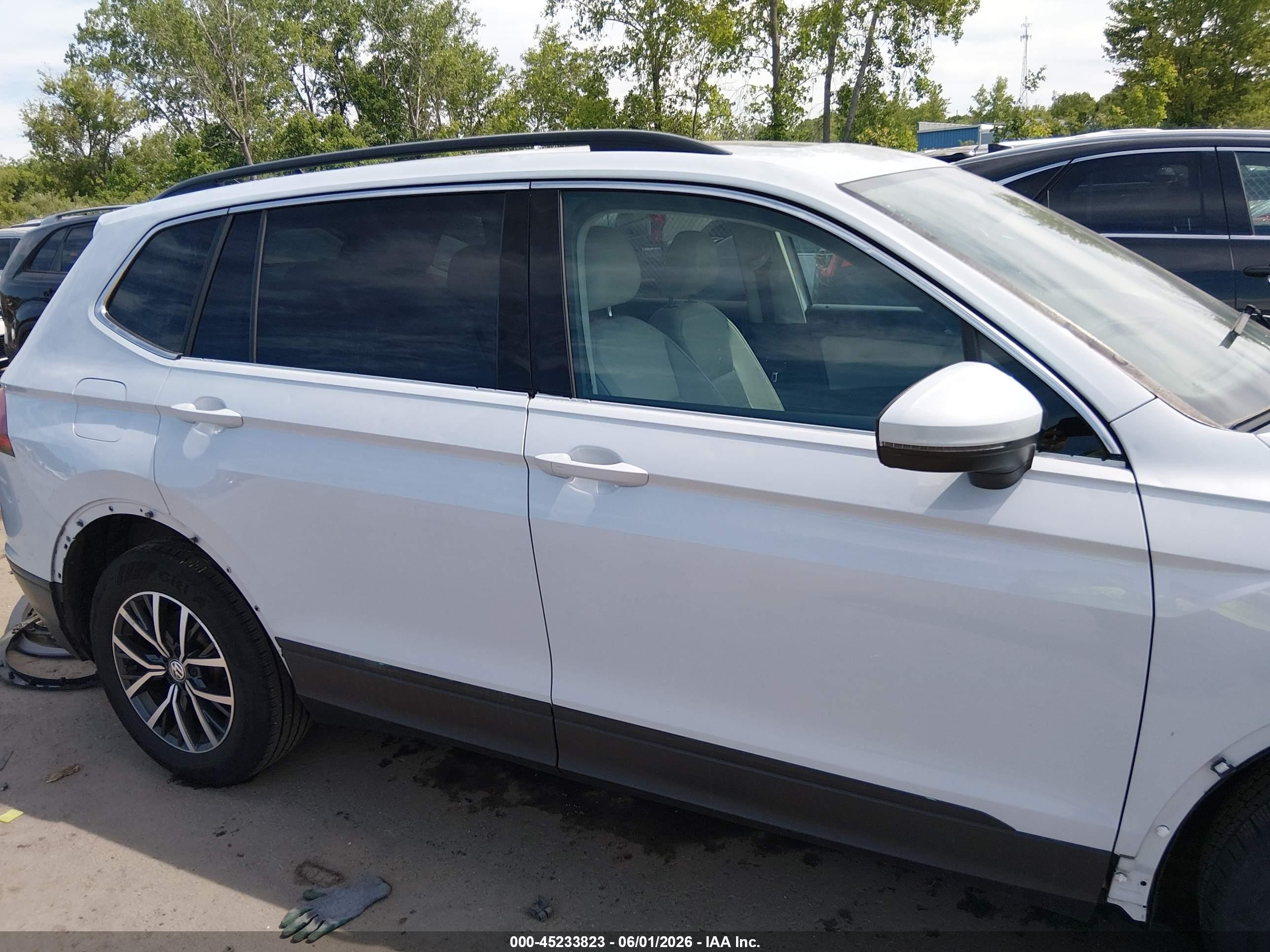 2019 Volkswagen Tiguan 2.0t Se/2.0t Sel/2.0t Sel R-line/2.0t Sel R-line Black Белый vin: 3VV2B7AX5KM068870