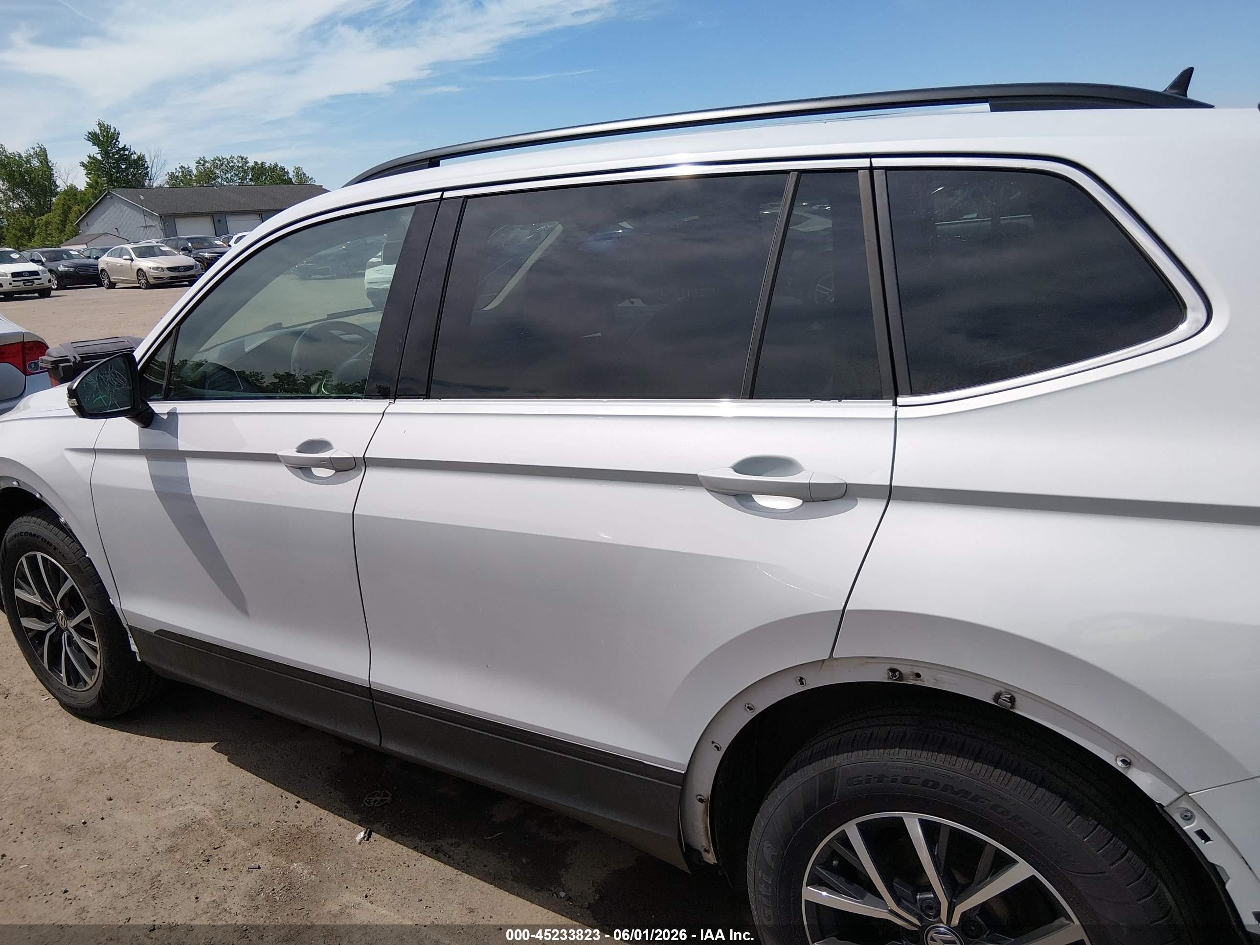 2019 Volkswagen Tiguan 2.0t Se/2.0t Sel/2.0t Sel R-line/2.0t Sel R-line Black Белый vin: 3VV2B7AX5KM068870