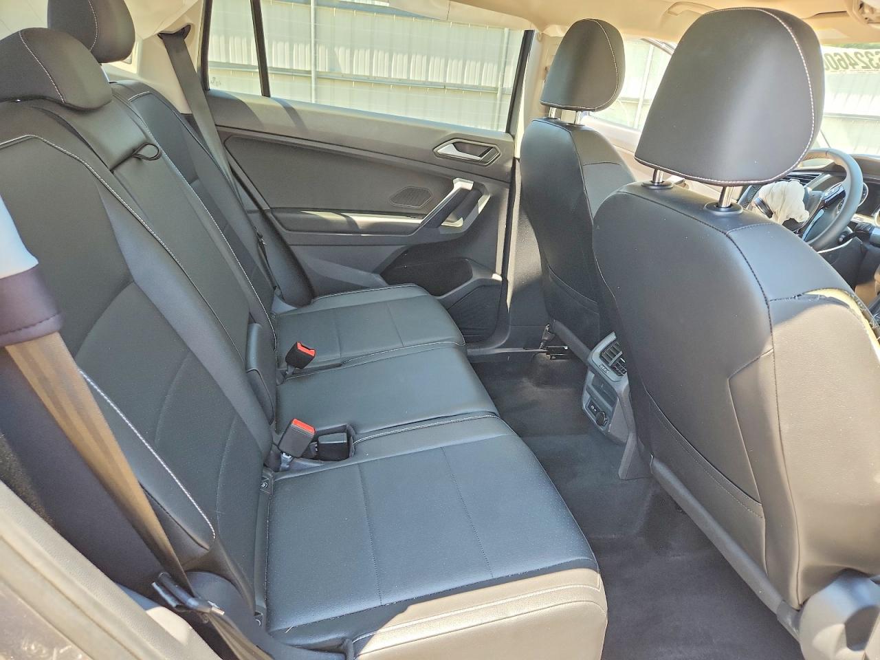 2021 Volkswagen Tiguan Se Gray vin: 3VV2B7AX5MM016674