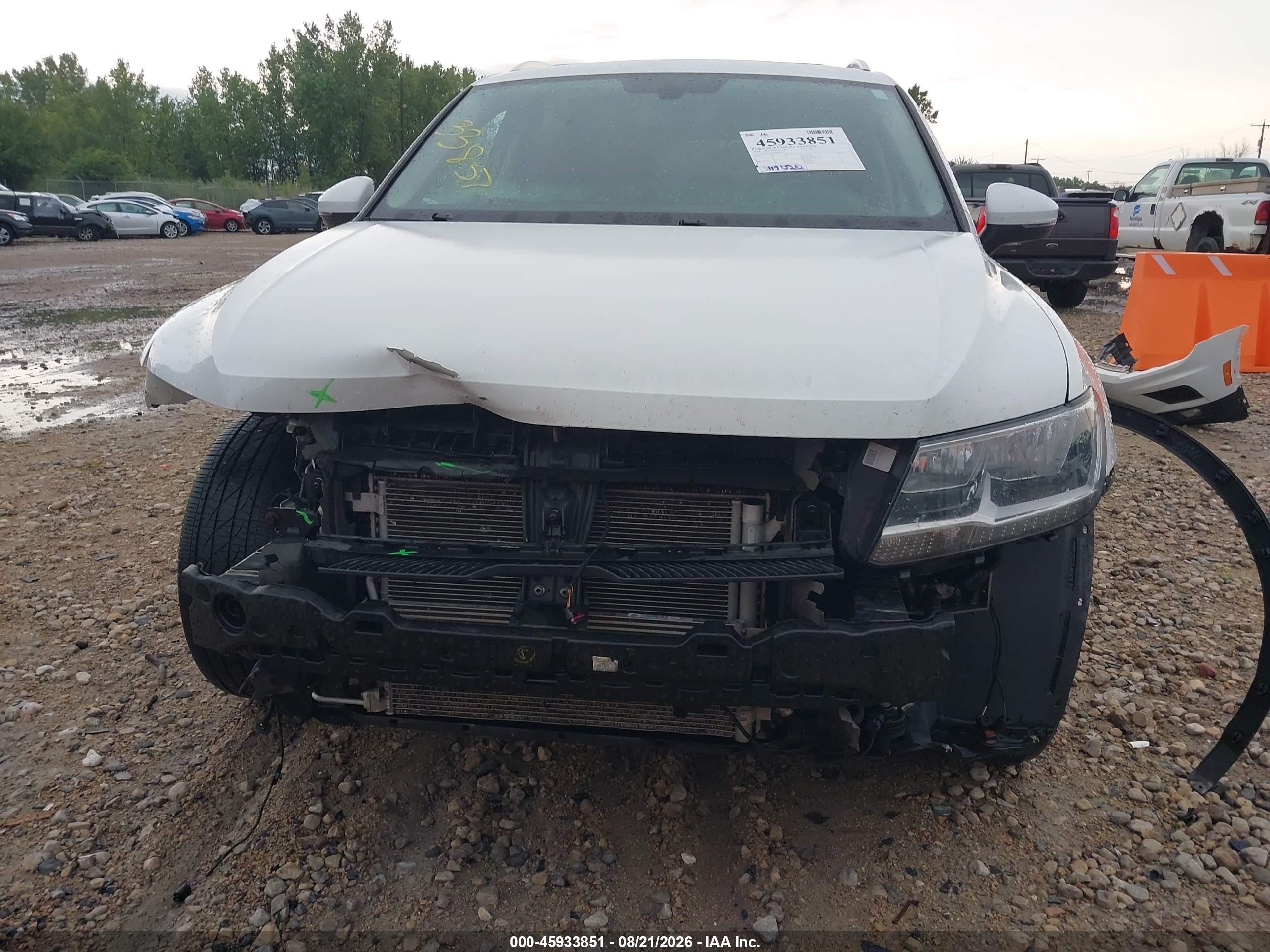 2018 Volkswagen Tiguan 2.0t Se/2.0t Sel White vin: 3VV2B7AX6JM079388