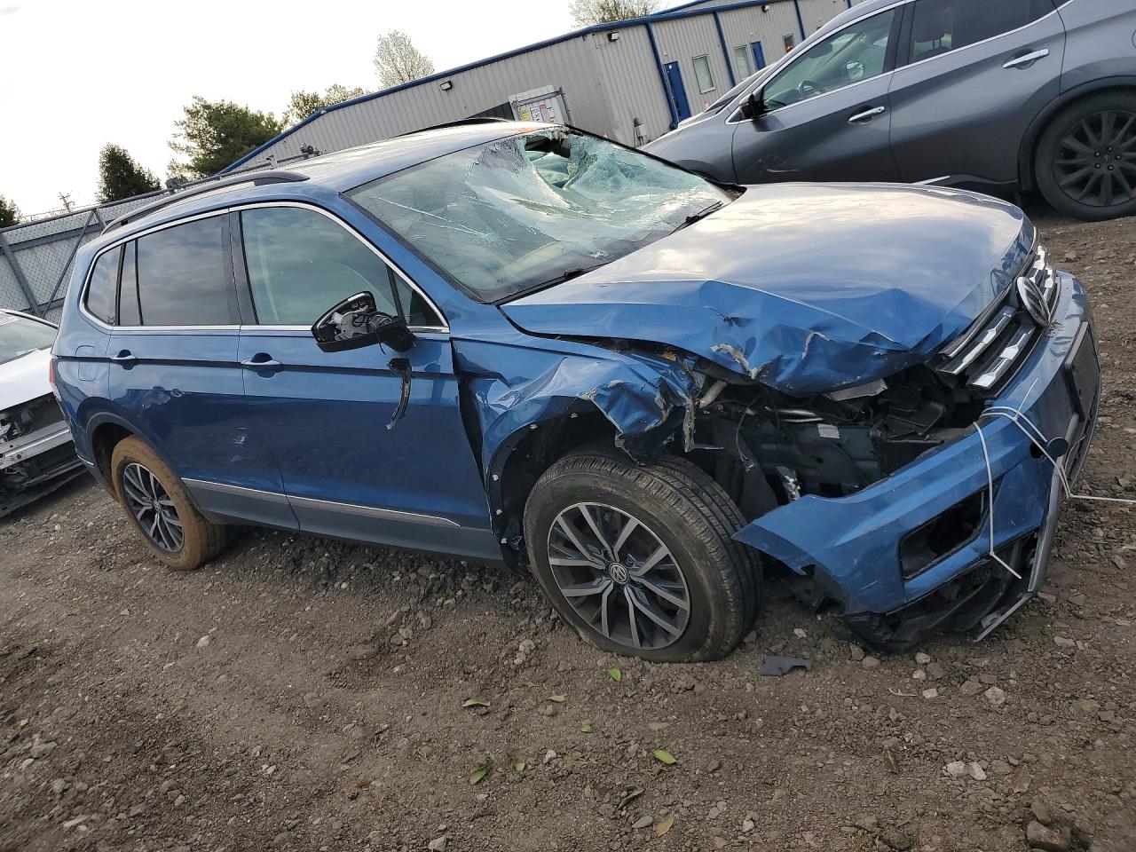 2018 Volkswagen Tiguan Se Blue vin: 3VV2B7AX6JM209718