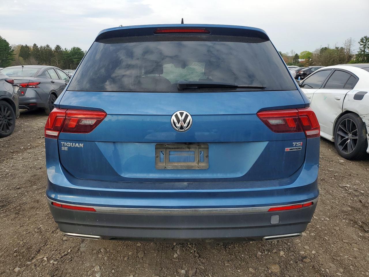 2018 Volkswagen Tiguan Se Blue vin: 3VV2B7AX6JM209718
