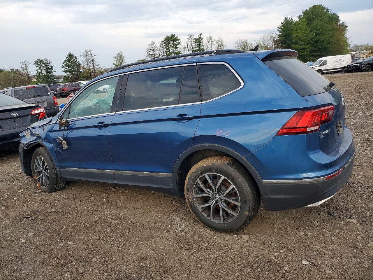 2018 Volkswagen Tiguan Se Blue vin: 3VV2B7AX6JM209718