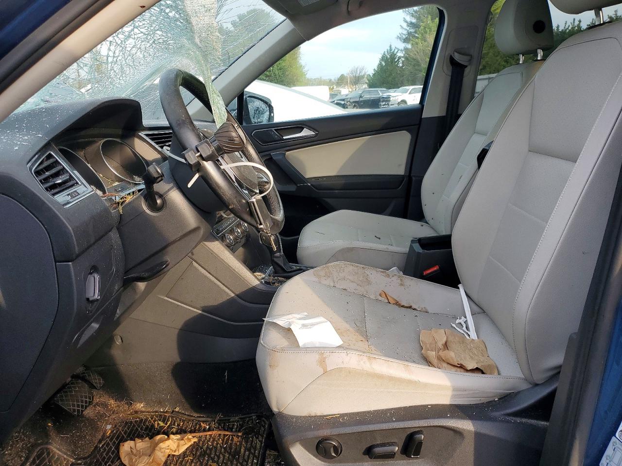 2018 Volkswagen Tiguan Se Blue vin: 3VV2B7AX6JM209718