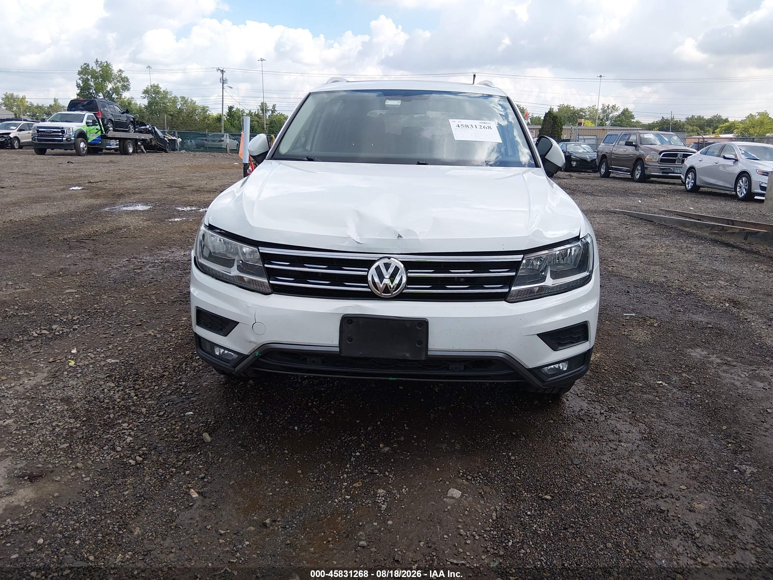 2019 Volkswagen Tiguan 2.0t Se/2.0t Sel/2.0t Sel R-line/2.0t Sel R-line Black White vin: 3VV2B7AX6KM059367