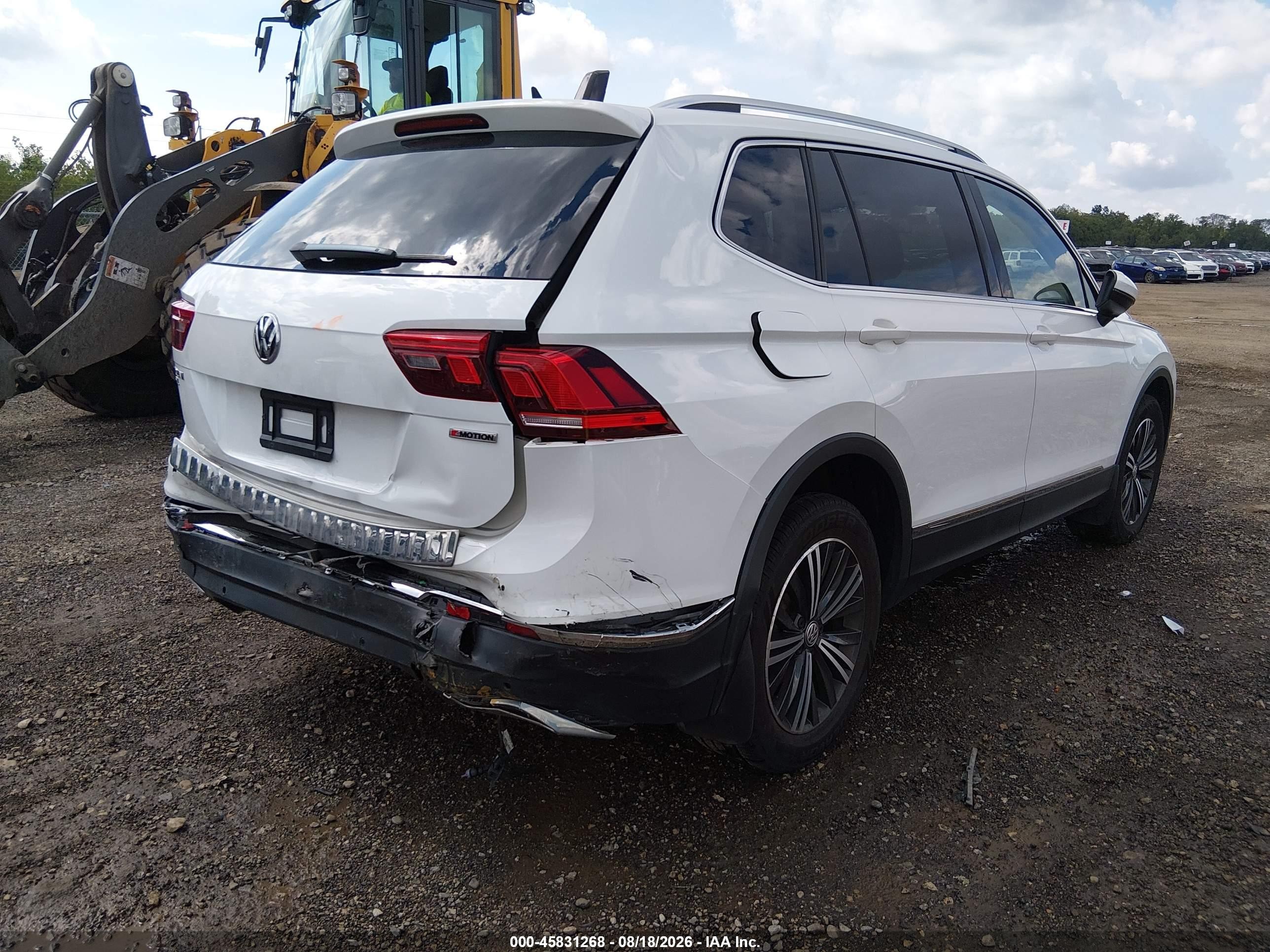 2019 Volkswagen Tiguan 2.0t Se/2.0t Sel/2.0t Sel R-line/2.0t Sel R-line Black White vin: 3VV2B7AX6KM059367