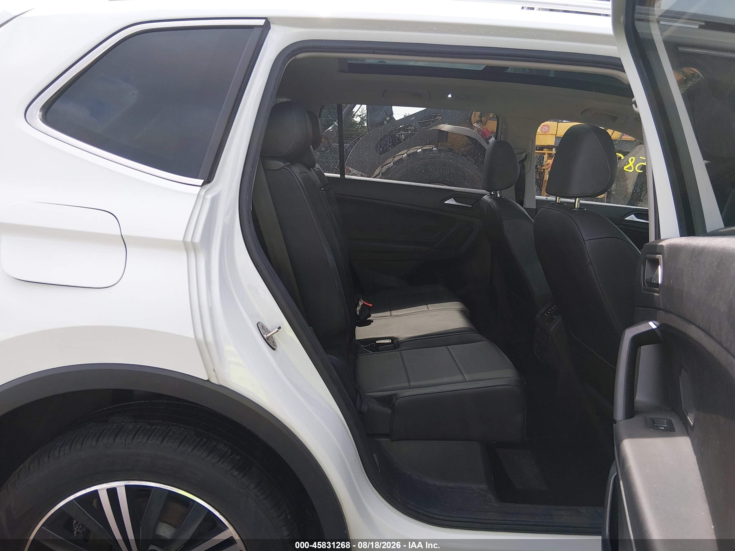 2019 Volkswagen Tiguan 2.0t Se/2.0t Sel/2.0t Sel R-line/2.0t Sel R-line Black White vin: 3VV2B7AX6KM059367