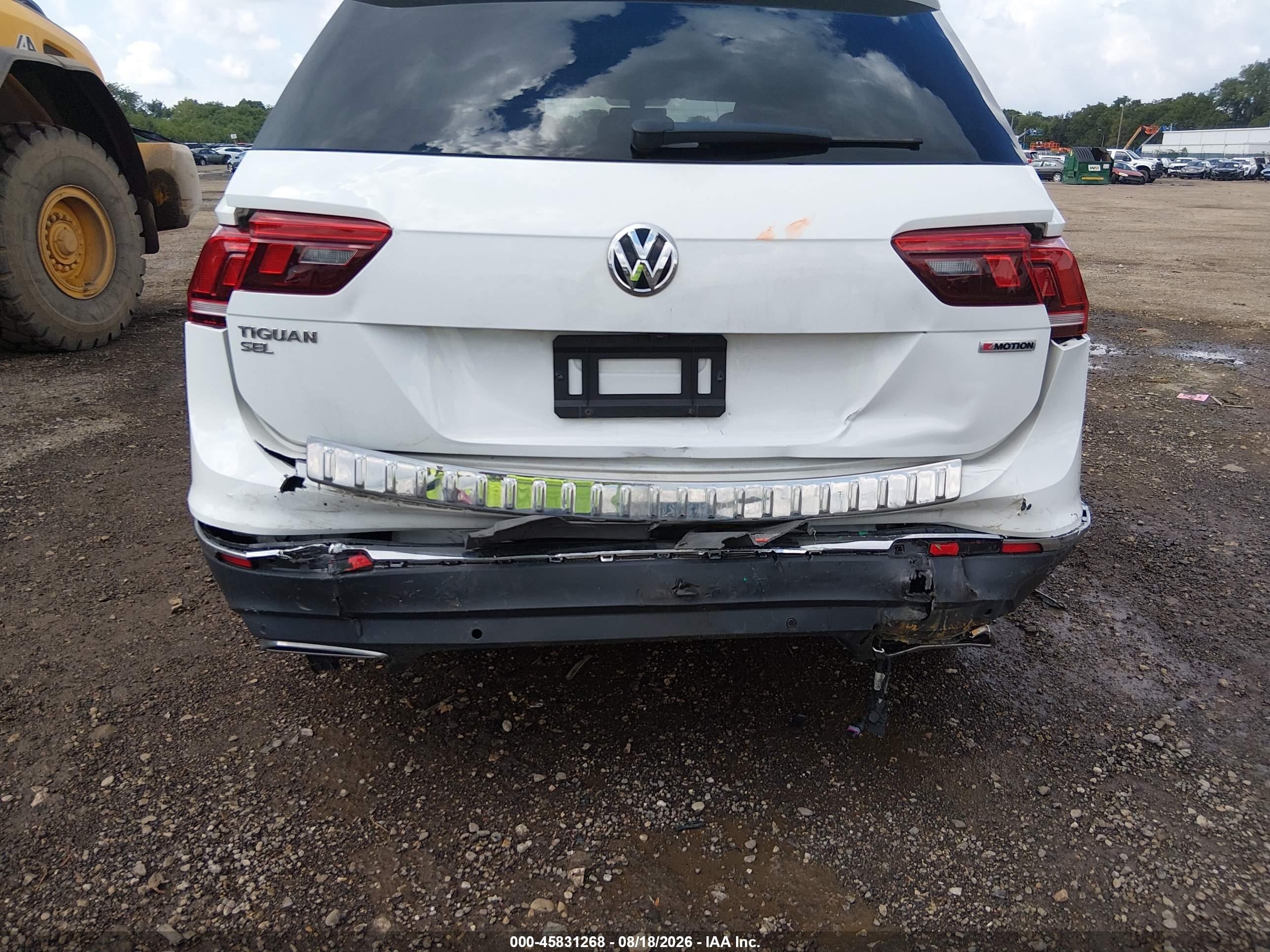 2019 Volkswagen Tiguan 2.0t Se/2.0t Sel/2.0t Sel R-line/2.0t Sel R-line Black White vin: 3VV2B7AX6KM059367