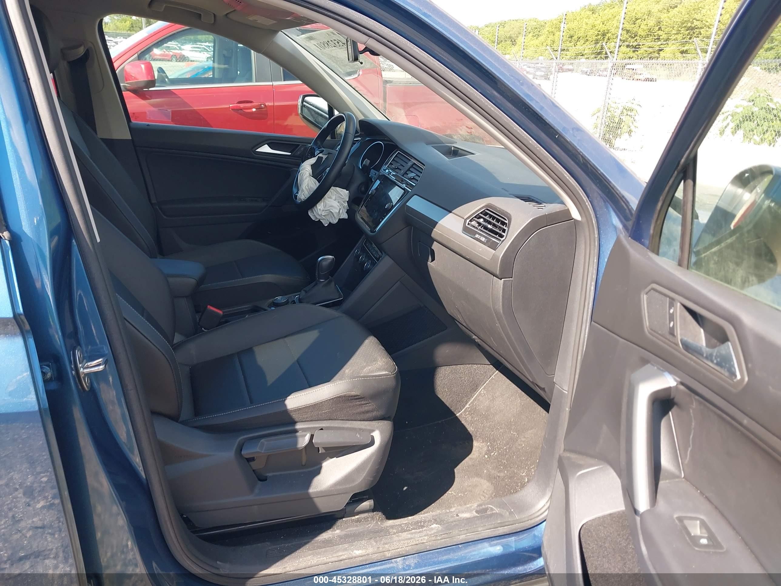 2019 Volkswagen Tiguan 2.0t Se/2.0t Sel/2.0t Sel R-line/2.0t Sel R-line Black Blue vin: 3VV2B7AX6KM140174