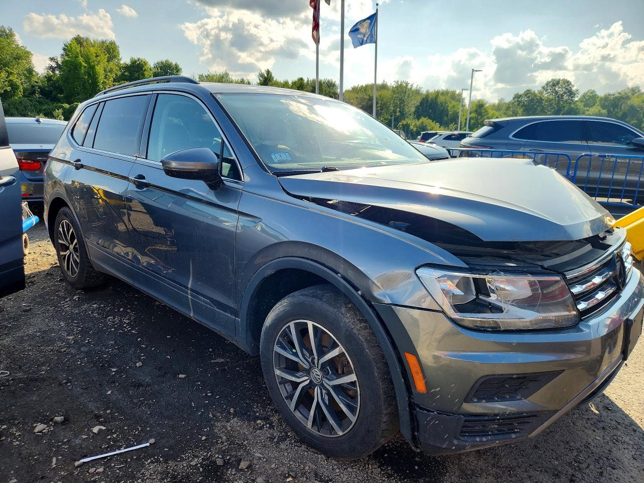 2019 Volkswagen Tiguan Se Gray vin: 3VV2B7AX6KM150641