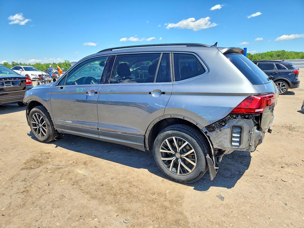 2021 Volkswagen Tiguan Se Серый vin: 3VV2B7AX6MM048873