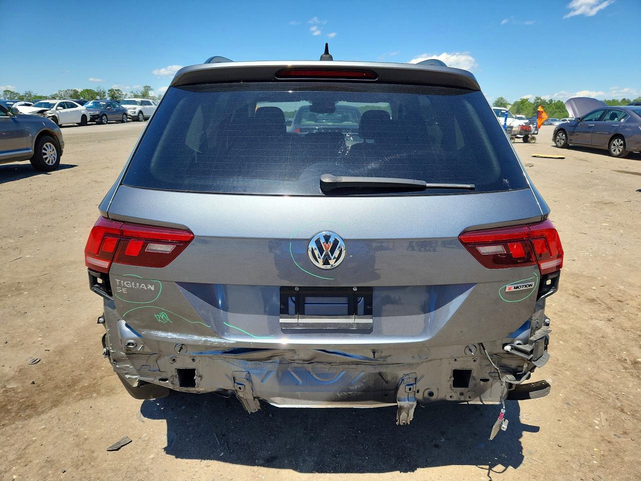 2021 Volkswagen Tiguan Se Серый vin: 3VV2B7AX6MM048873