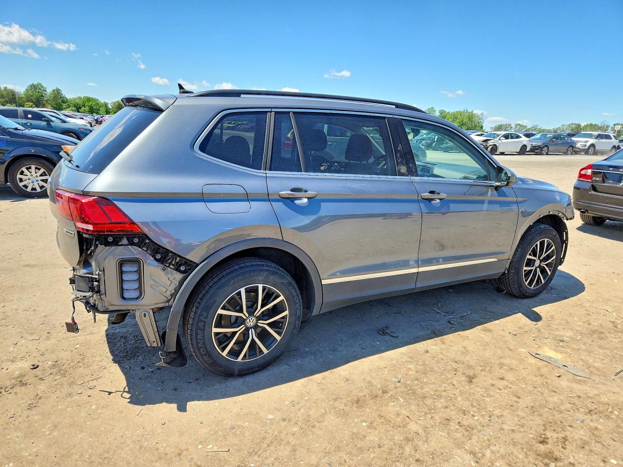 2021 Volkswagen Tiguan Se Серый vin: 3VV2B7AX6MM048873