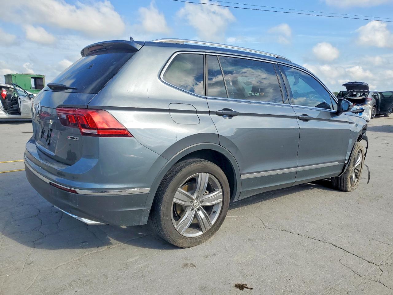 2021 Volkswagen Tiguan Se Gray vin: 3VV2B7AX6MM133972