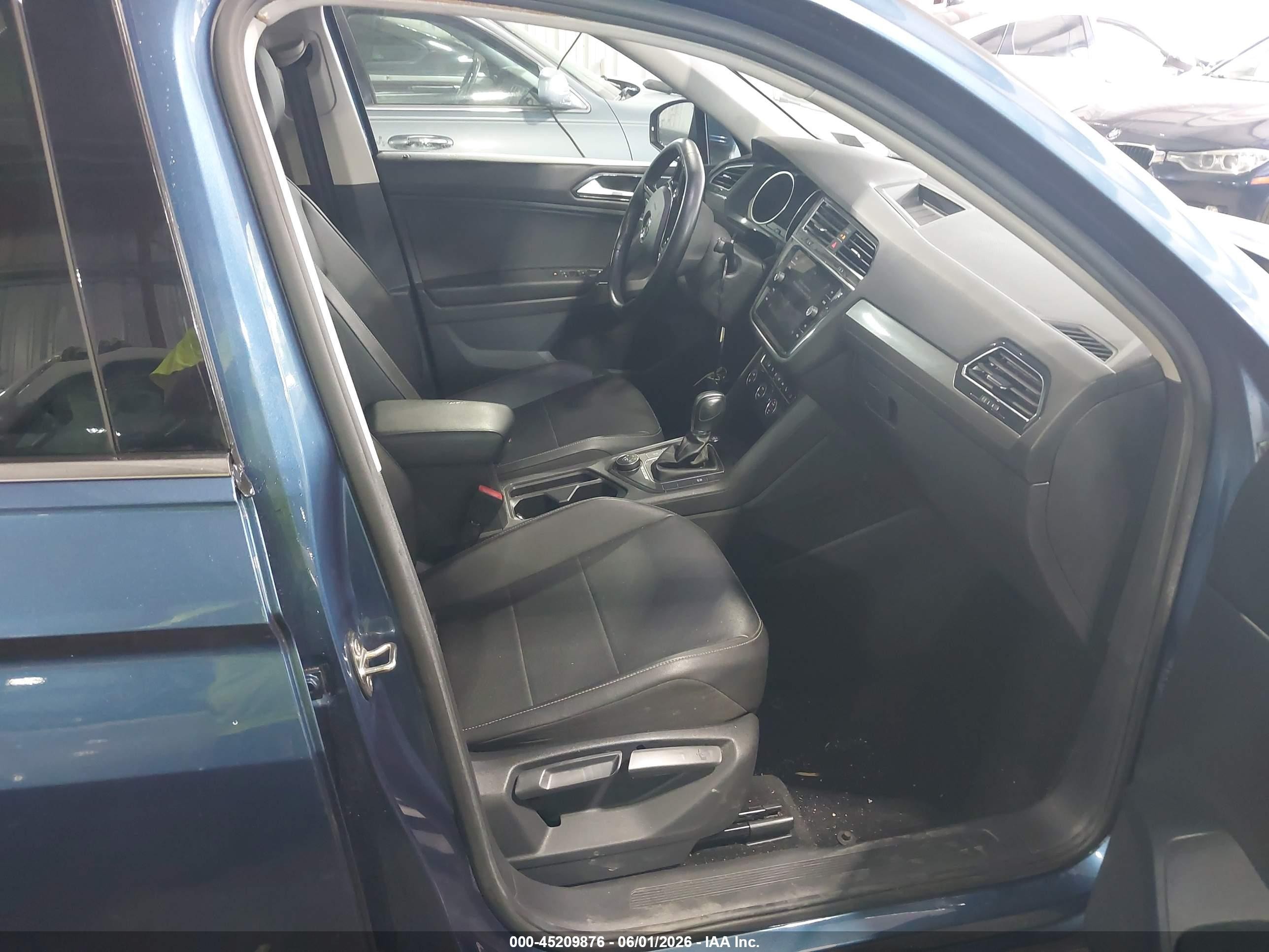 2018 Volkswagen Tiguan 2.0t Se/2.0t Sel Синий vin: 3VV2B7AX7JM140330