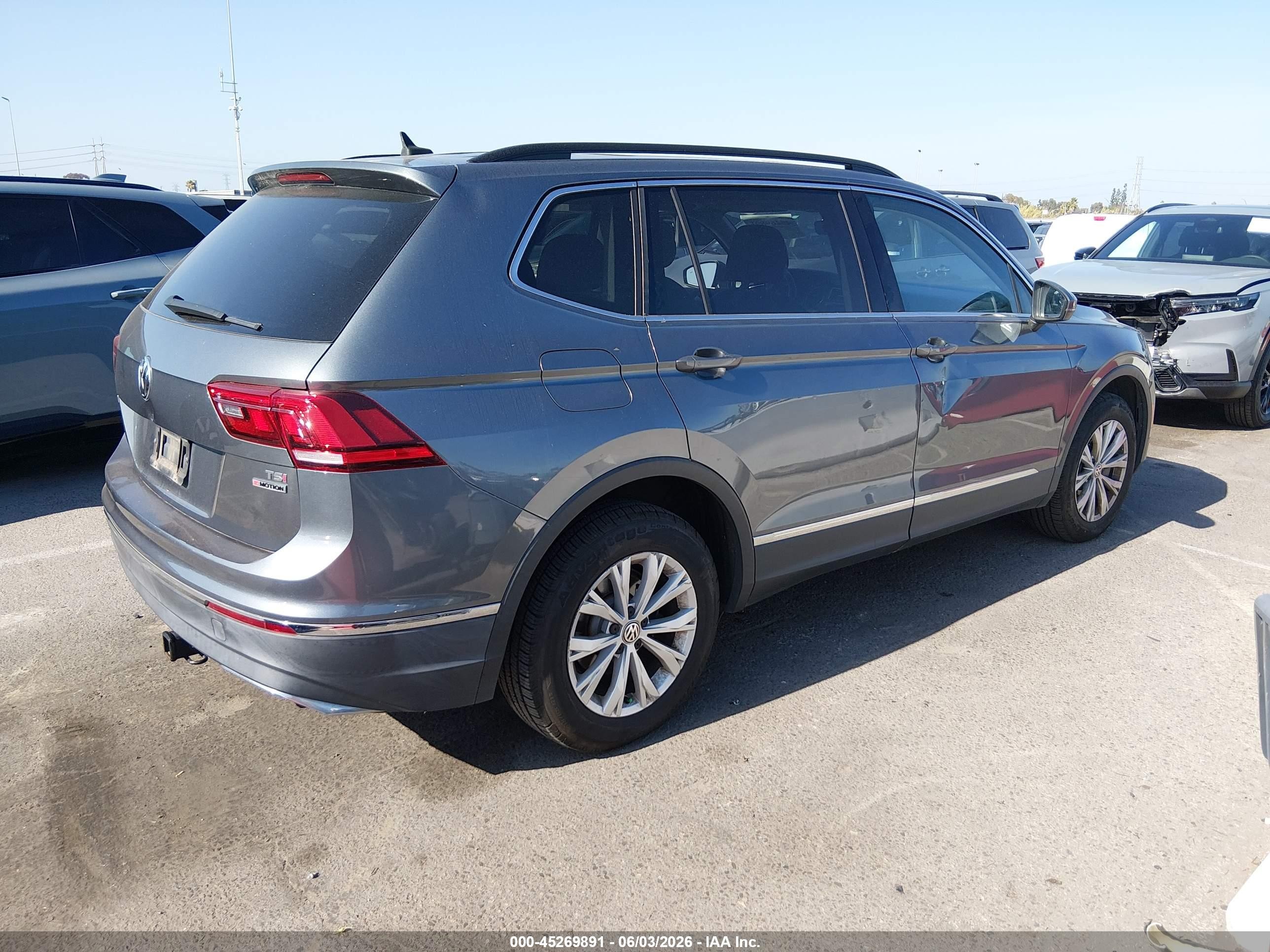 2018 Volkswagen Tiguan 2.0t Se/2.0t Sel Серый vin: 3VV2B7AX7JM169794