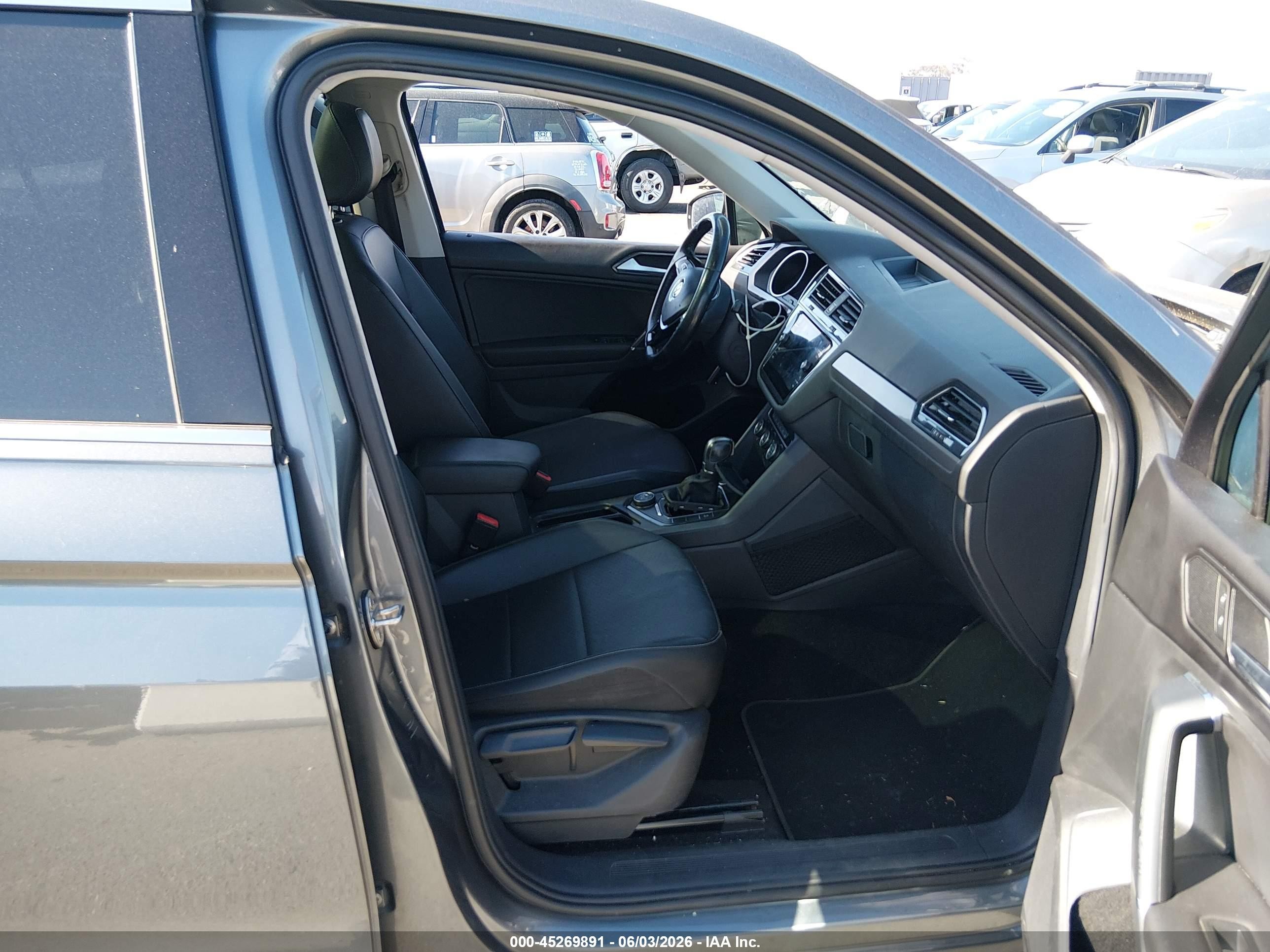 2018 Volkswagen Tiguan 2.0t Se/2.0t Sel Серый vin: 3VV2B7AX7JM169794