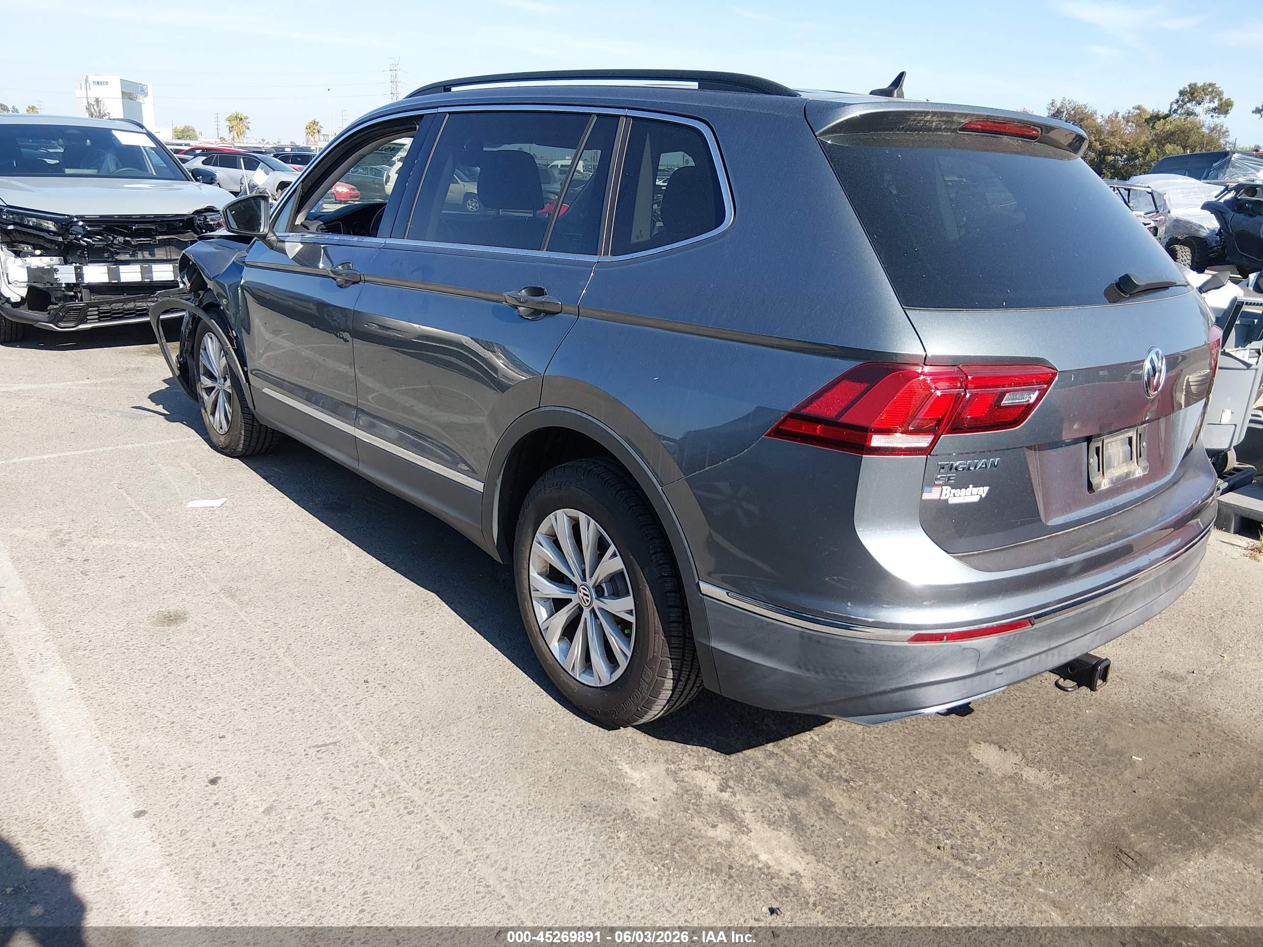 2018 Volkswagen Tiguan 2.0t Se/2.0t Sel Серый vin: 3VV2B7AX7JM169794
