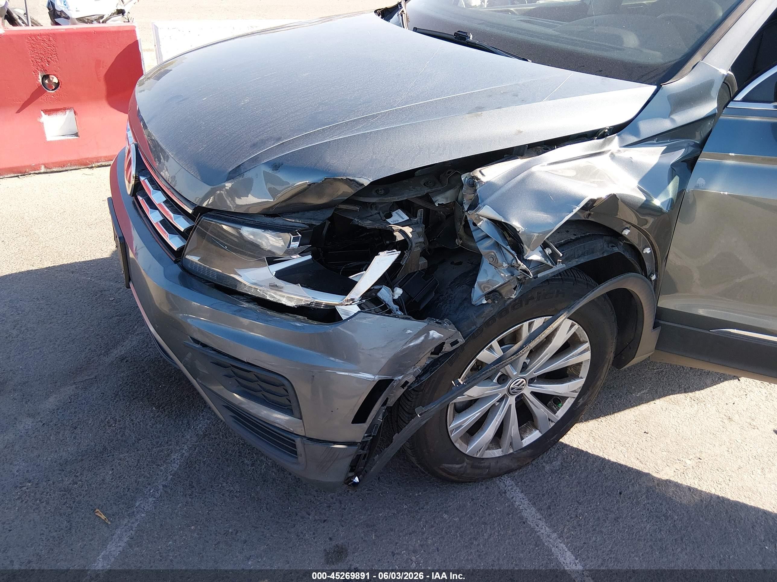 2018 Volkswagen Tiguan 2.0t Se/2.0t Sel Серый vin: 3VV2B7AX7JM169794