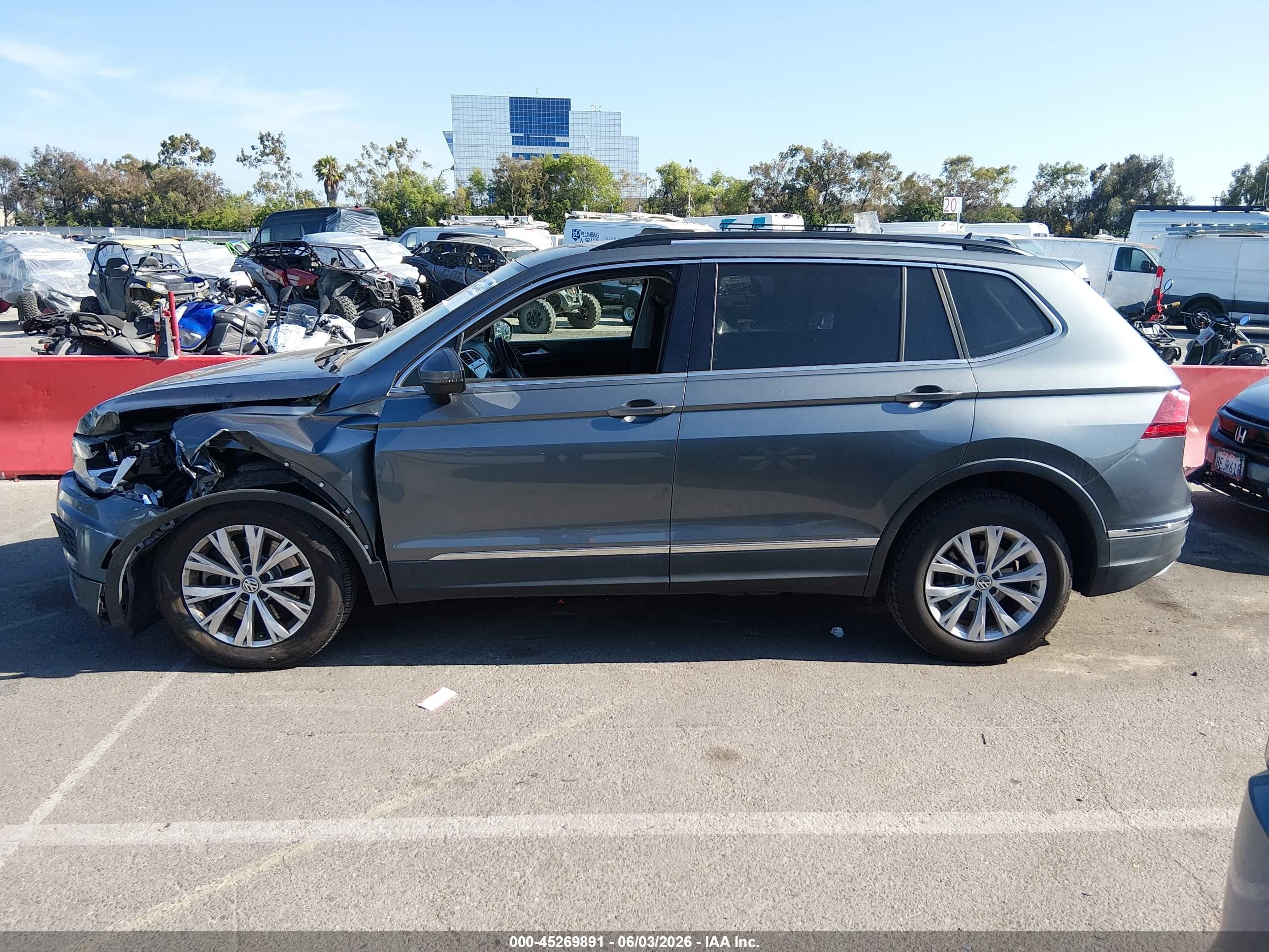 2018 Volkswagen Tiguan 2.0t Se/2.0t Sel Серый vin: 3VV2B7AX7JM169794