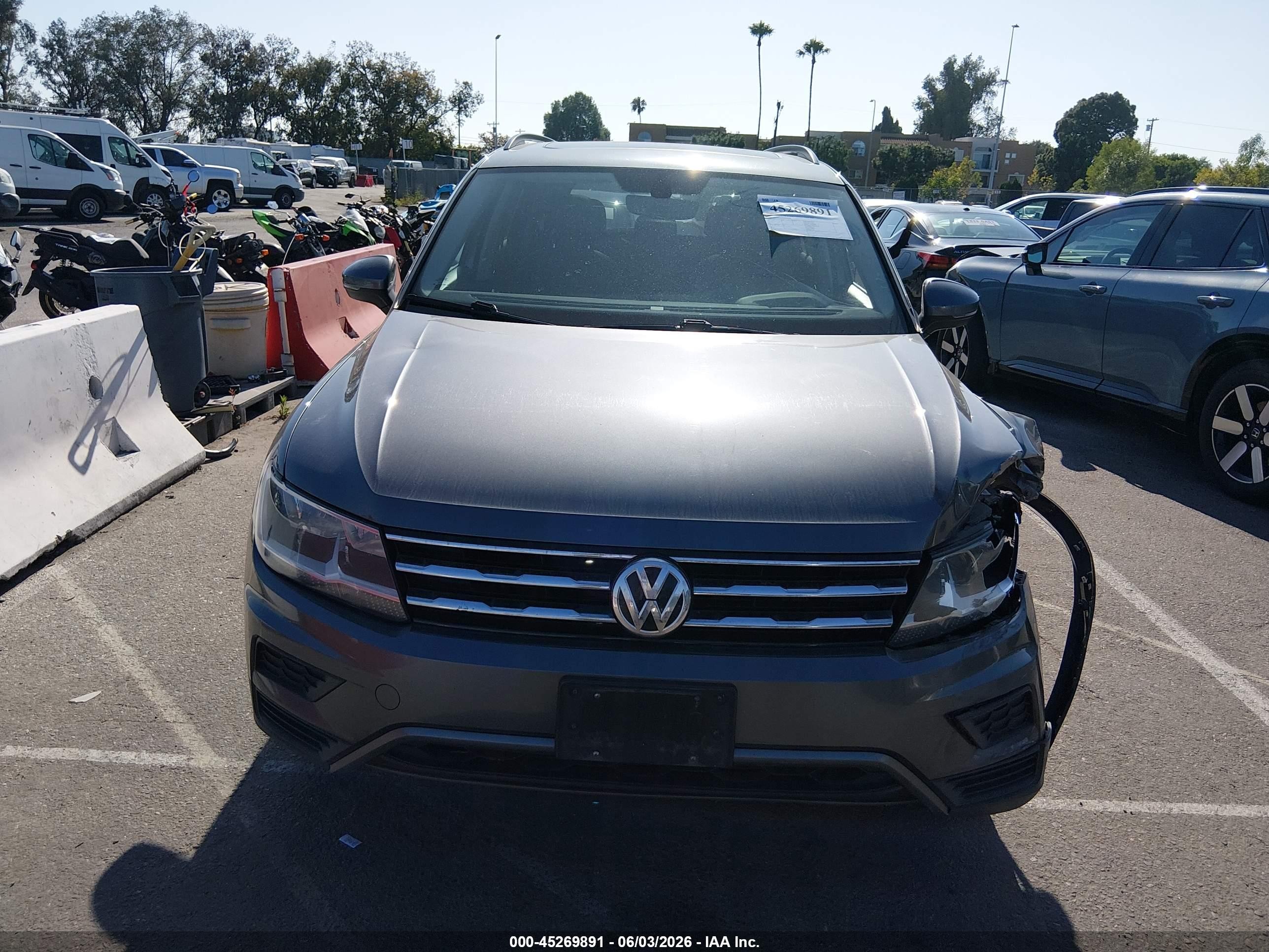 2018 Volkswagen Tiguan 2.0t Se/2.0t Sel Серый vin: 3VV2B7AX7JM169794