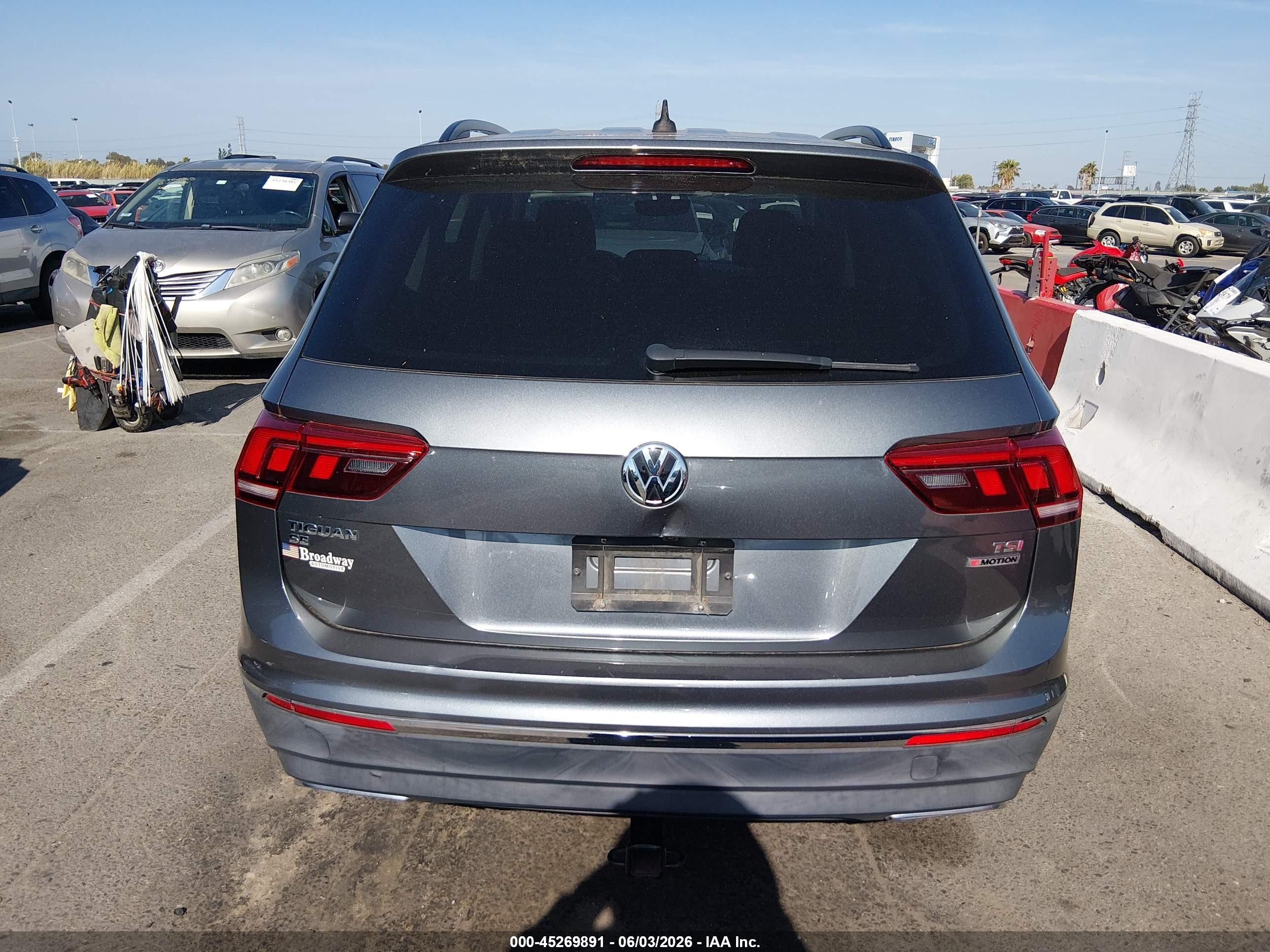 2018 Volkswagen Tiguan 2.0t Se/2.0t Sel Серый vin: 3VV2B7AX7JM169794