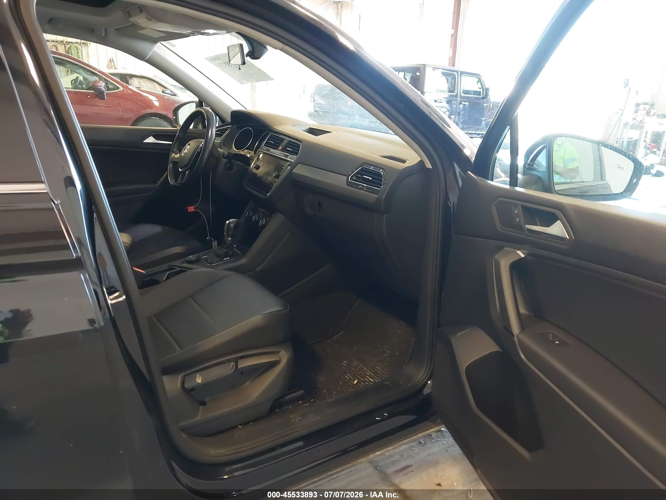 2019 Volkswagen Tiguan 2.0t Se/2.0t Sel/2.0t Sel R-line/2.0t Sel R-line Black Black vin: 3VV2B7AX7KM070667