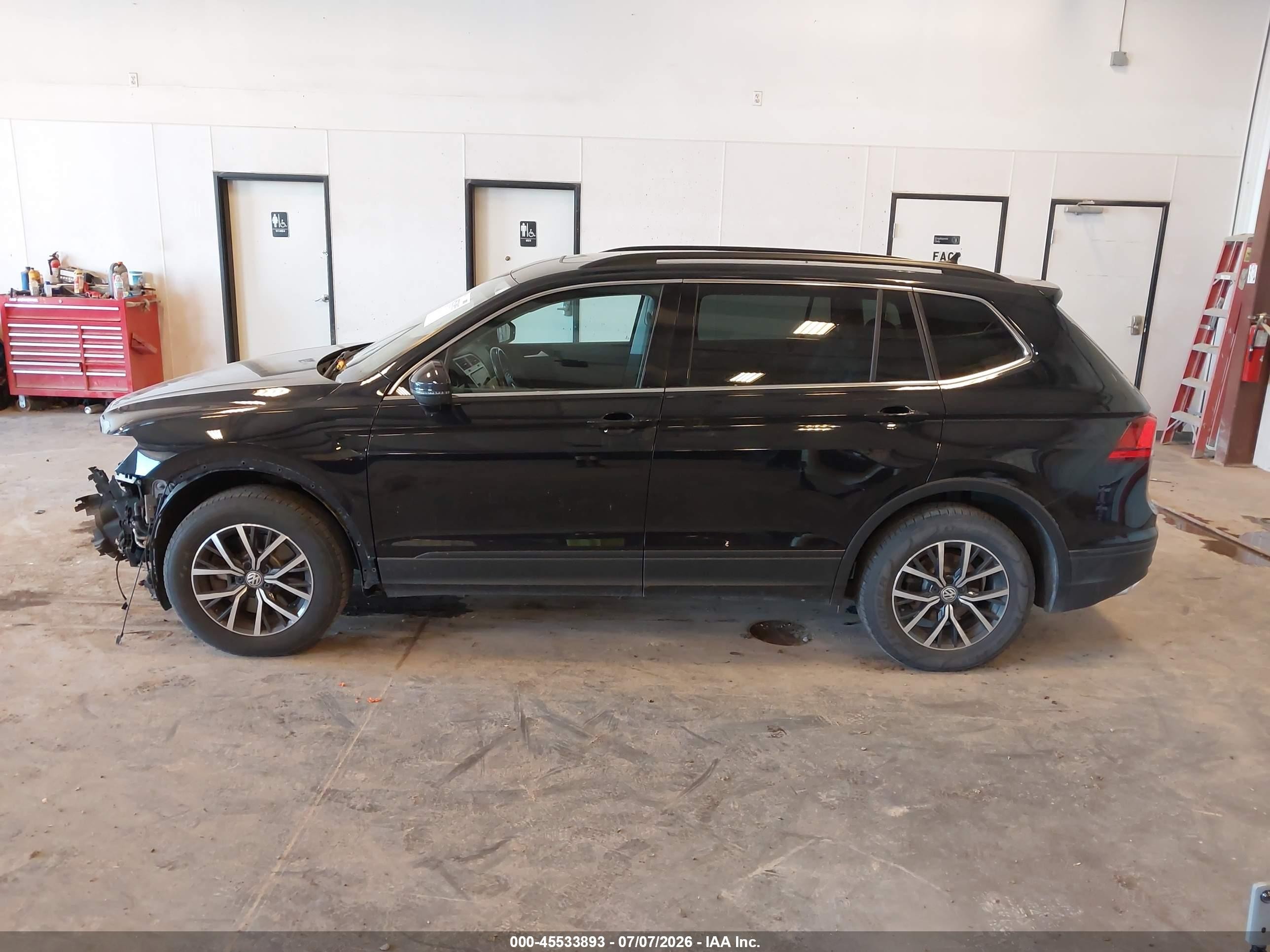 2019 Volkswagen Tiguan 2.0t Se/2.0t Sel/2.0t Sel R-line/2.0t Sel R-line Black Black vin: 3VV2B7AX7KM070667