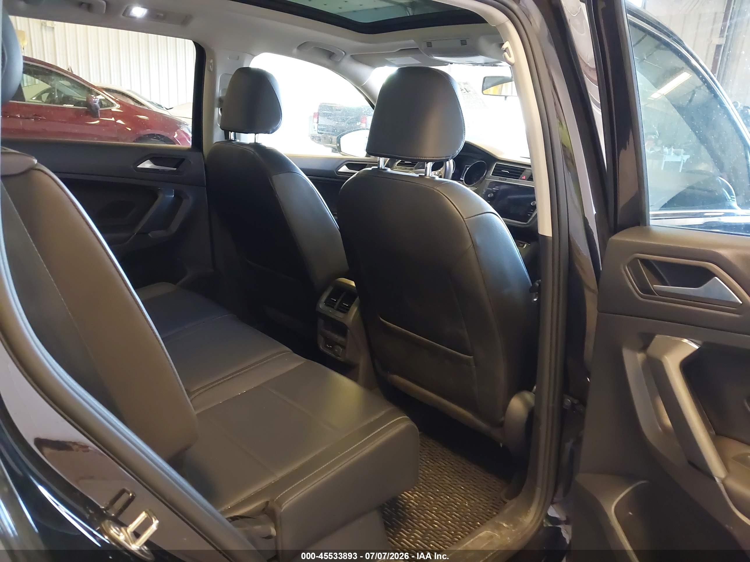 2019 Volkswagen Tiguan 2.0t Se/2.0t Sel/2.0t Sel R-line/2.0t Sel R-line Black Black vin: 3VV2B7AX7KM070667