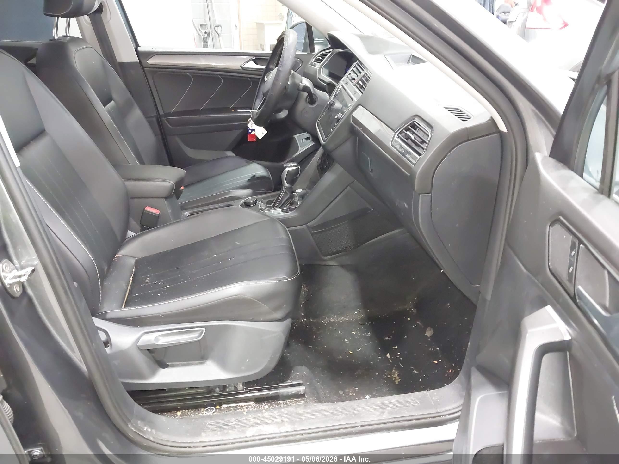 2022 Volkswagen Tiguan 2.0t Se Серый vin: 3VV2B7AX7NM037852