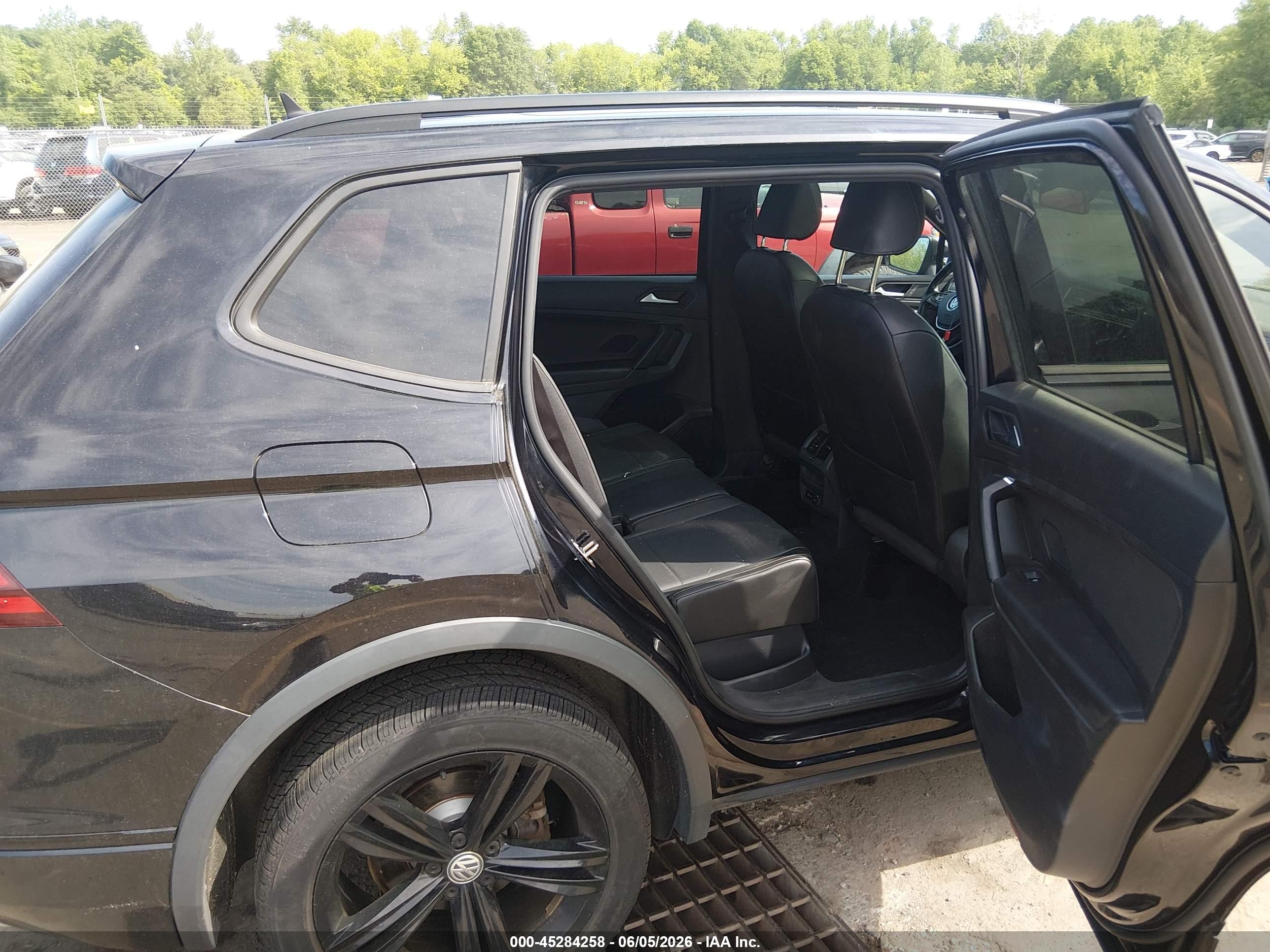 2019 Volkswagen Tiguan 2.0t Se/2.0t Sel/2.0t Sel R-line/2.0t Sel R-line Black Черный vin: 3VV2B7AX8KM077319
