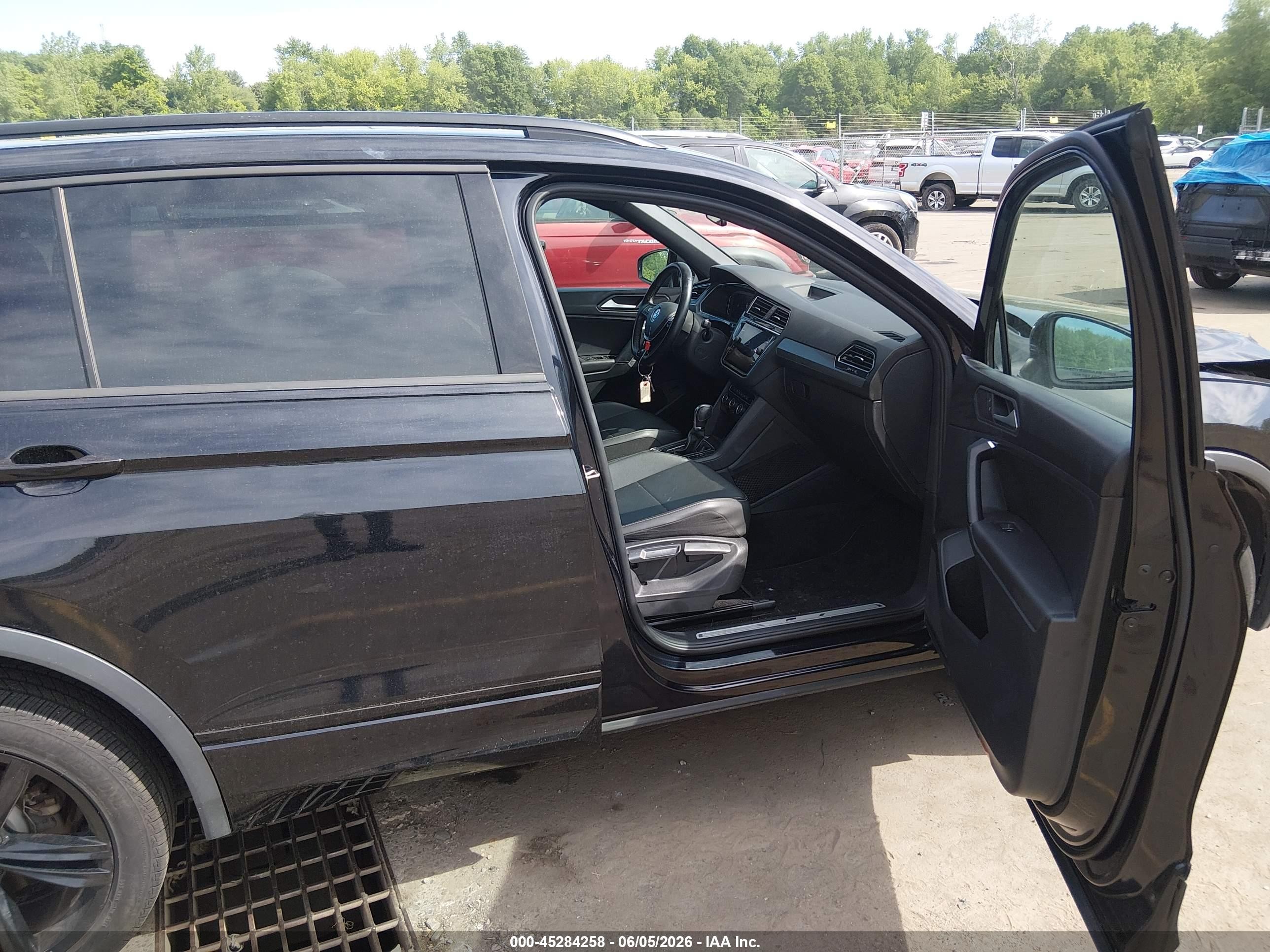 2019 Volkswagen Tiguan 2.0t Se/2.0t Sel/2.0t Sel R-line/2.0t Sel R-line Black Черный vin: 3VV2B7AX8KM077319