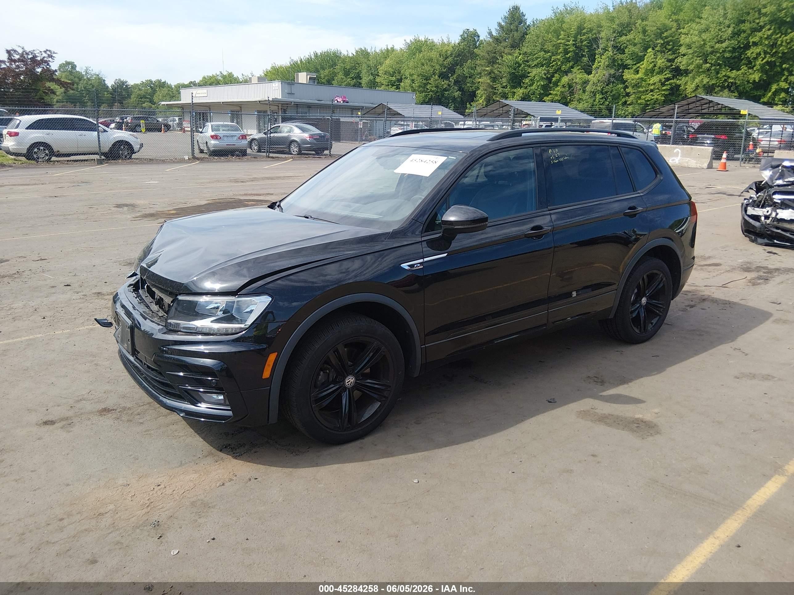 2019 Volkswagen Tiguan 2.0t Se/2.0t Sel/2.0t Sel R-line/2.0t Sel R-line Black Черный vin: 3VV2B7AX8KM077319