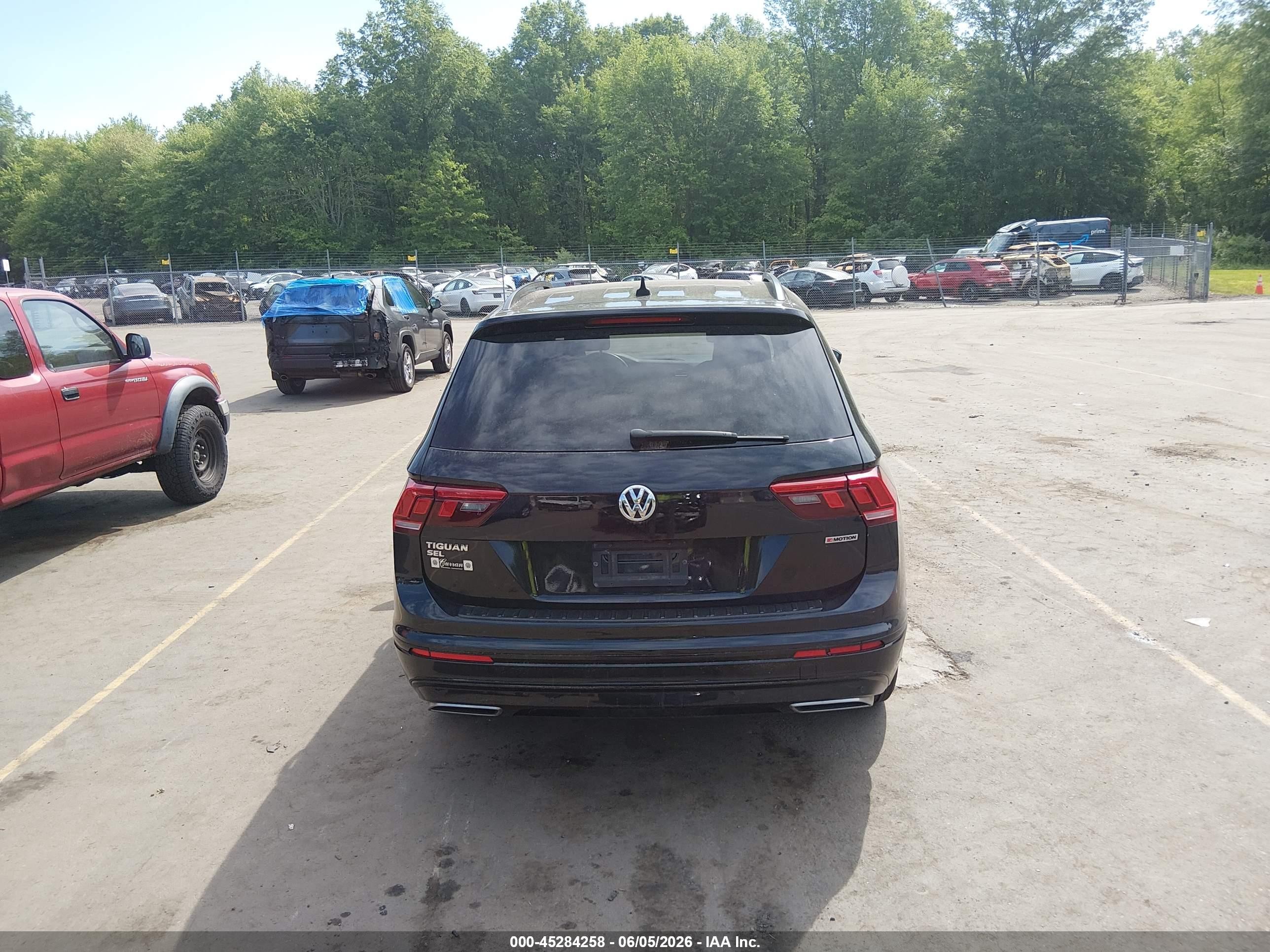 2019 Volkswagen Tiguan 2.0t Se/2.0t Sel/2.0t Sel R-line/2.0t Sel R-line Black Черный vin: 3VV2B7AX8KM077319