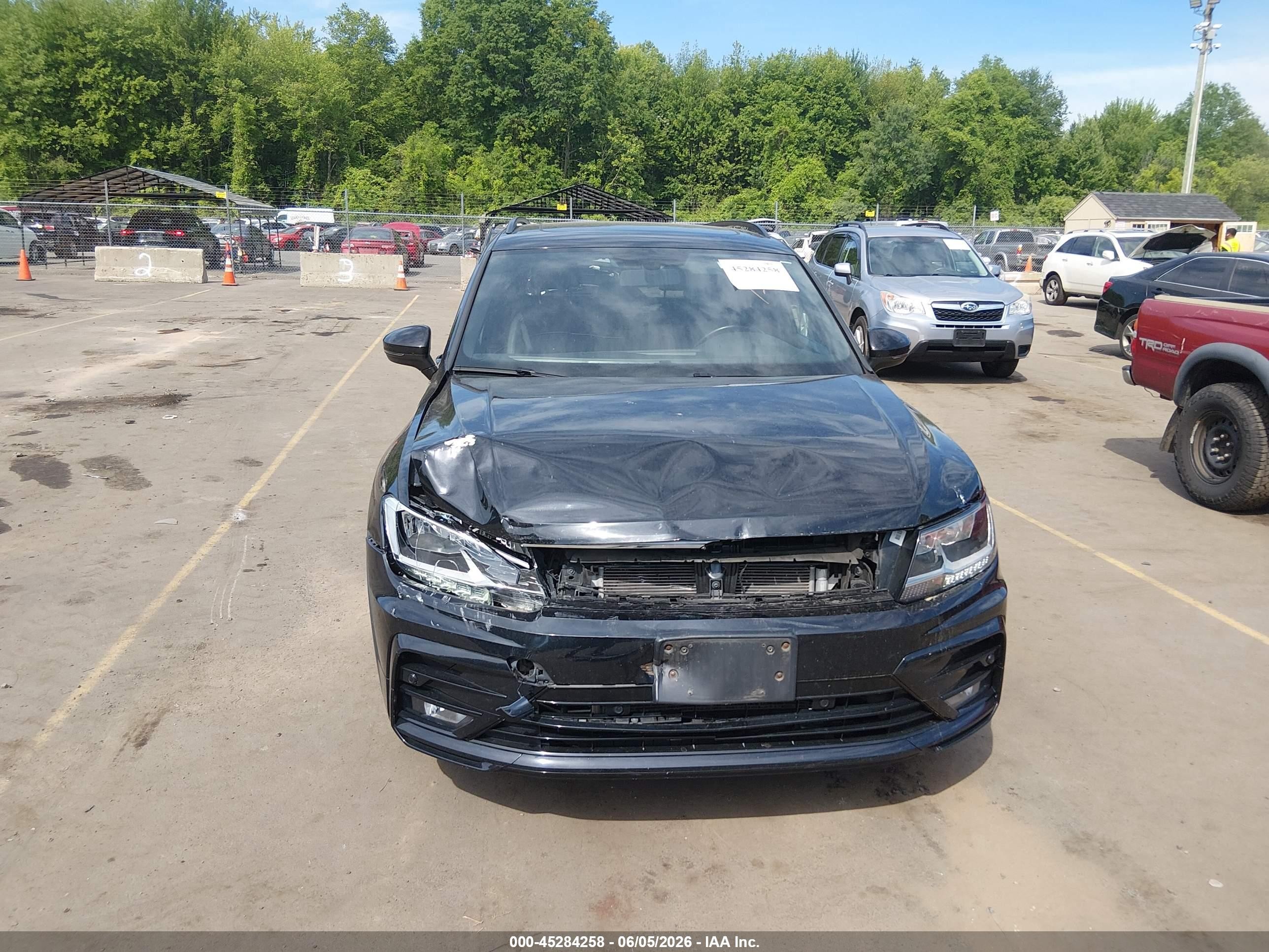 2019 Volkswagen Tiguan 2.0t Se/2.0t Sel/2.0t Sel R-line/2.0t Sel R-line Black Черный vin: 3VV2B7AX8KM077319