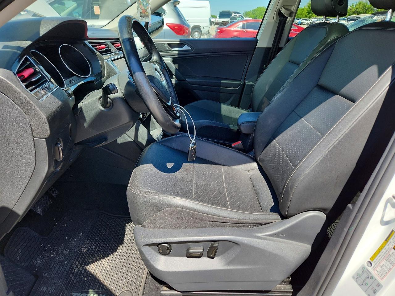 2019 Volkswagen Tiguan Se White vin: 3VV2B7AX8KM082536