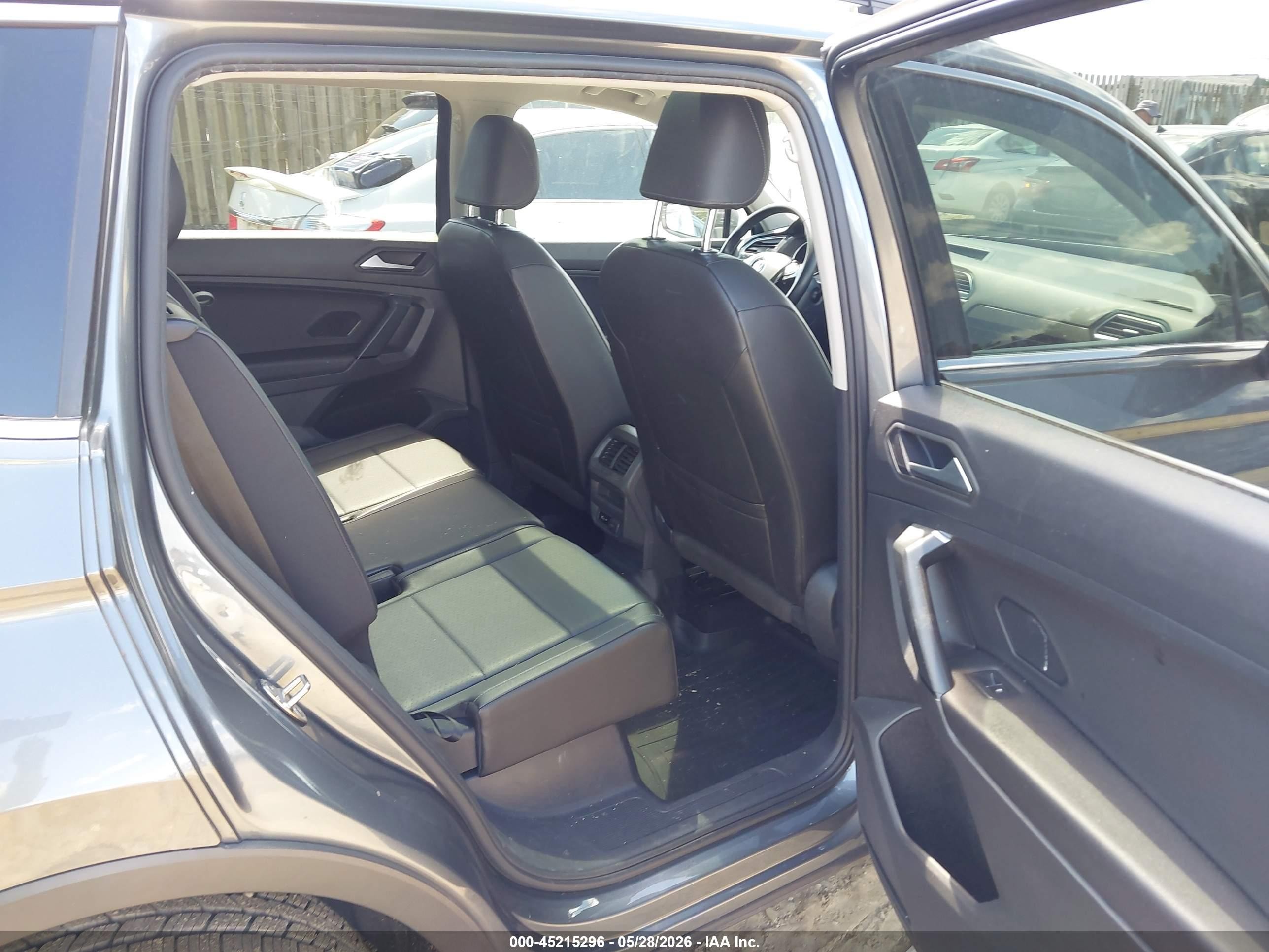 2019 Volkswagen Tiguan 2.0t Se/2.0t Sel/2.0t Sel R-line/2.0t Sel R-line Black Серый vin: 3VV2B7AX8KM127555