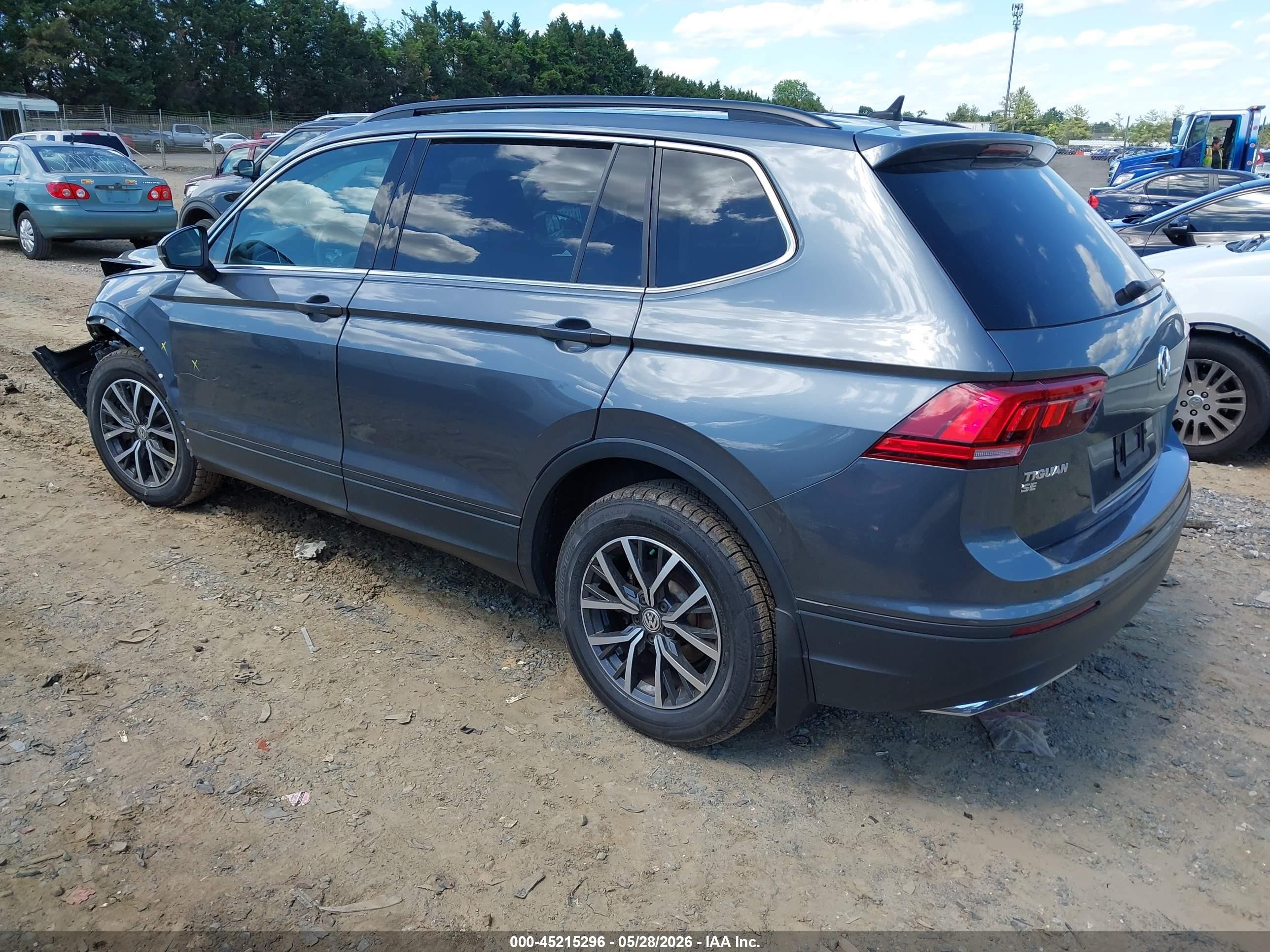 2019 Volkswagen Tiguan 2.0t Se/2.0t Sel/2.0t Sel R-line/2.0t Sel R-line Black Серый vin: 3VV2B7AX8KM127555