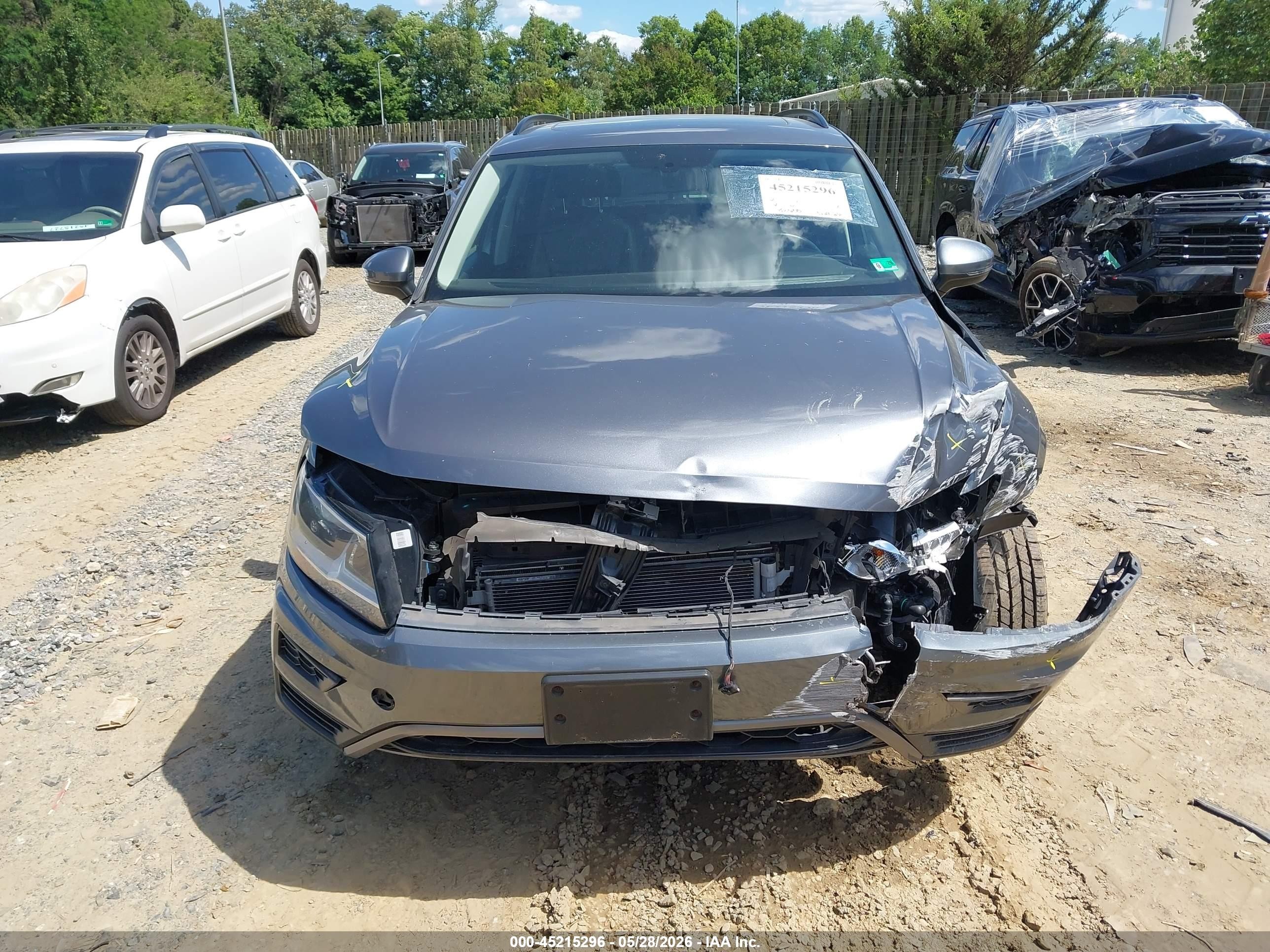 2019 Volkswagen Tiguan 2.0t Se/2.0t Sel/2.0t Sel R-line/2.0t Sel R-line Black Серый vin: 3VV2B7AX8KM127555