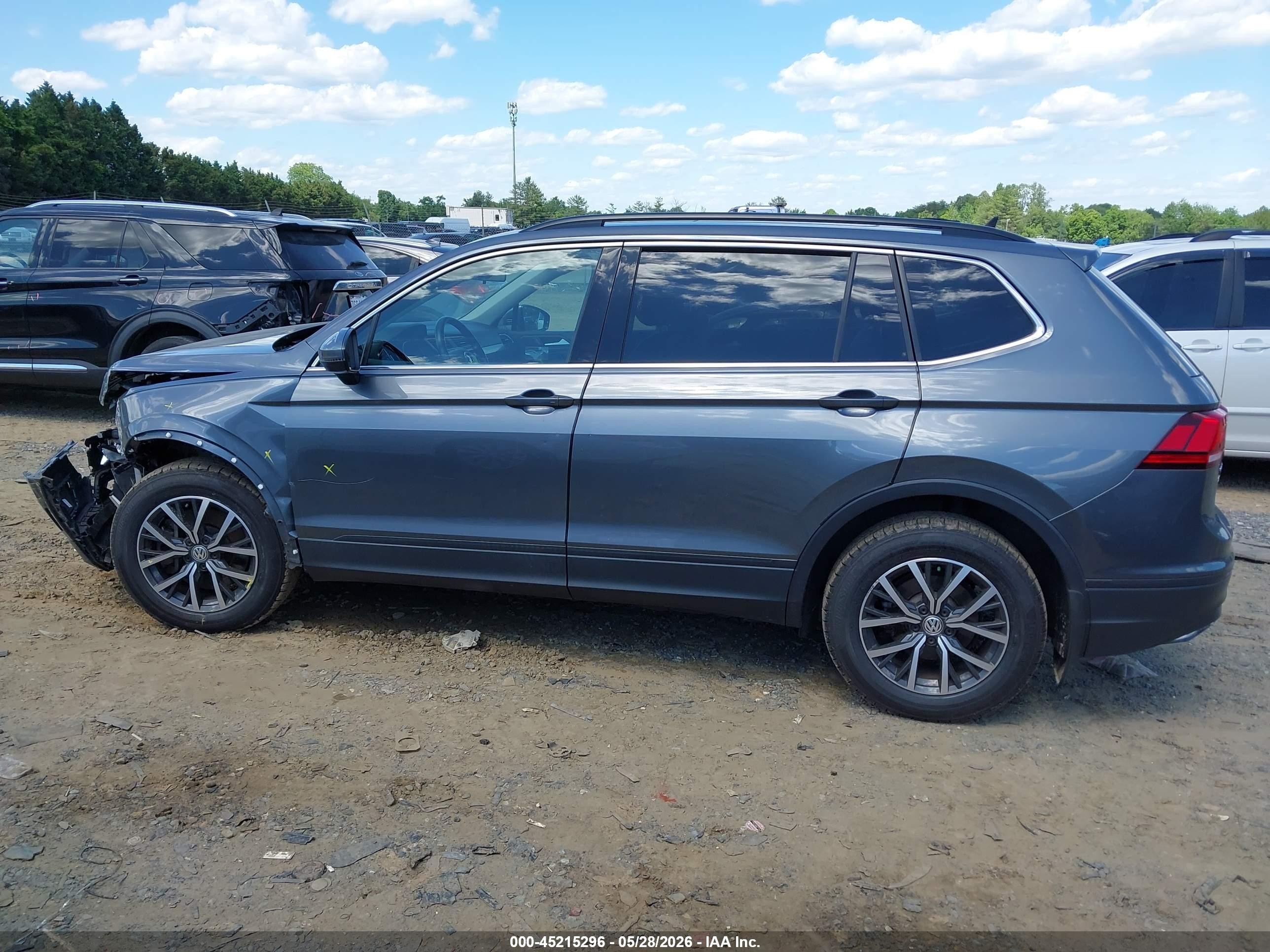 2019 Volkswagen Tiguan 2.0t Se/2.0t Sel/2.0t Sel R-line/2.0t Sel R-line Black Серый vin: 3VV2B7AX8KM127555