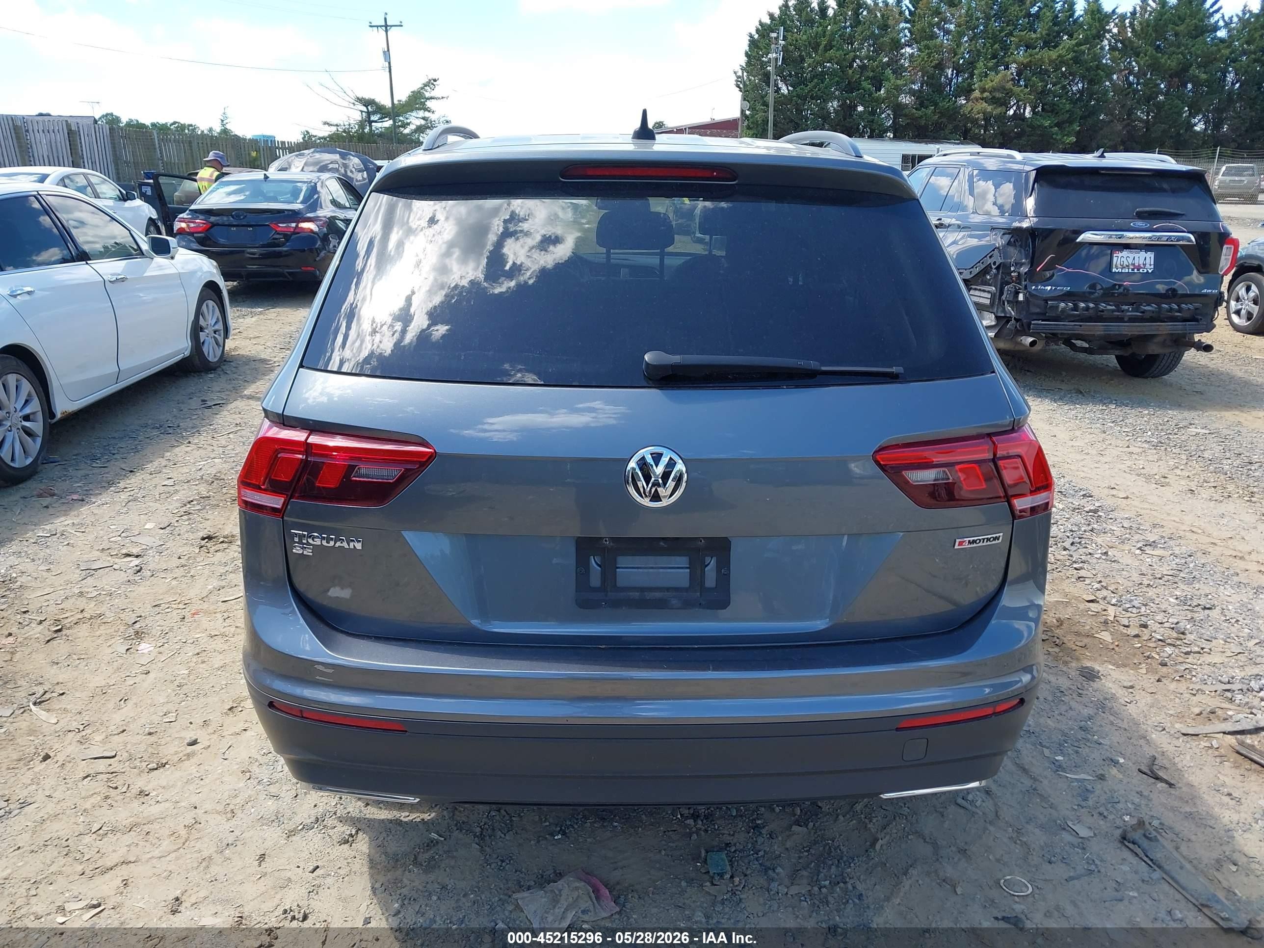 2019 Volkswagen Tiguan 2.0t Se/2.0t Sel/2.0t Sel R-line/2.0t Sel R-line Black Серый vin: 3VV2B7AX8KM127555