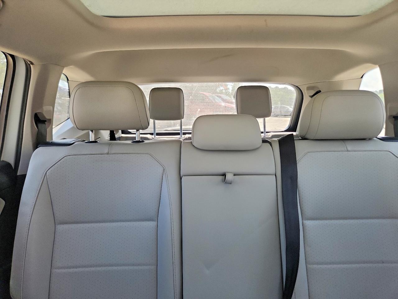 2020 Volkswagen Tiguan Se White vin: 3VV2B7AX8LM046508